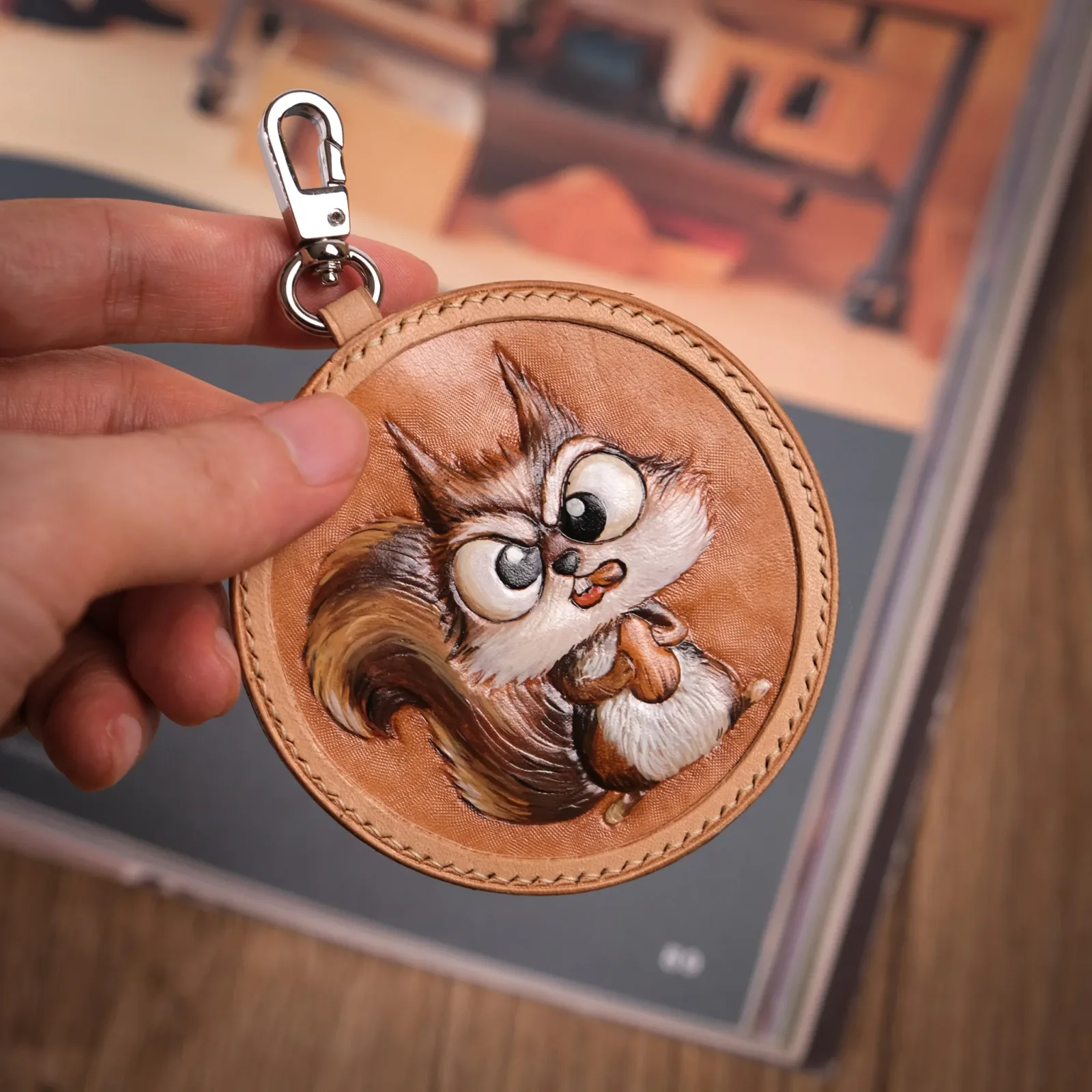 Ảnh Studio Charm tròn chạm khắc Pet cưng (Theo ảnh riêng của khách hàng) - Koi Leather