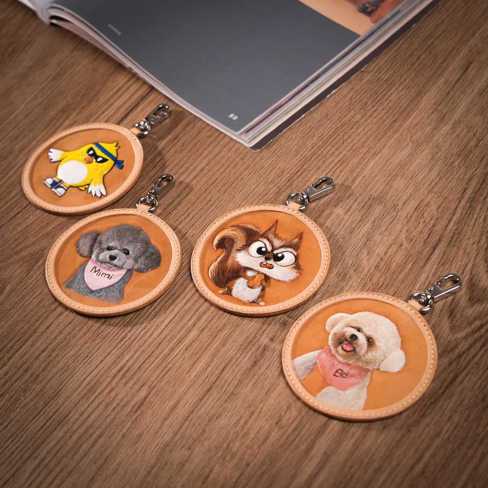 Ảnh Studio Charm tròn chạm khắc Pet cưng (Theo ảnh riêng của khách hàng) - Koi Leather