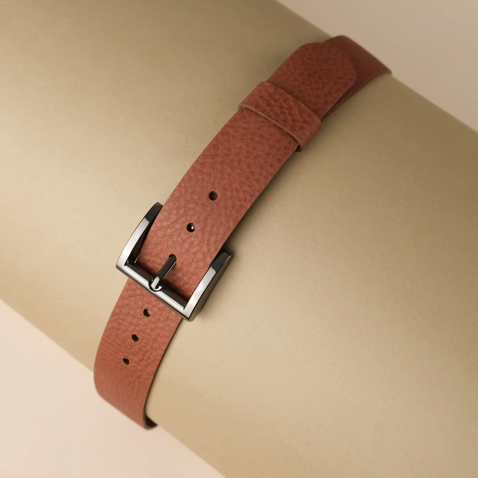 Ảnh Studio Dây lưng da bò vân hạt màu nâu khóa kim - Koi Leather