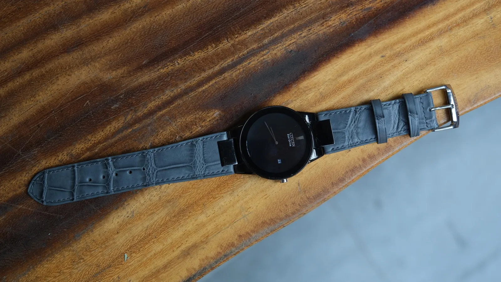 Ảnh Studio Dây đồng hồ da cá sấu màu xám cho Citizen - Koi Leather