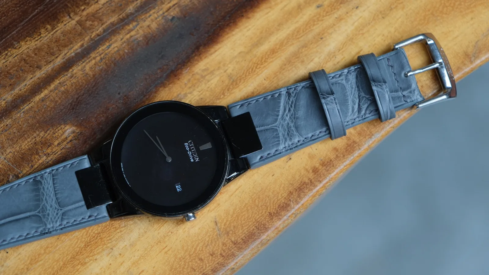 Ảnh Studio Dây đồng hồ da cá sấu màu xám cho Citizen - Koi Leather