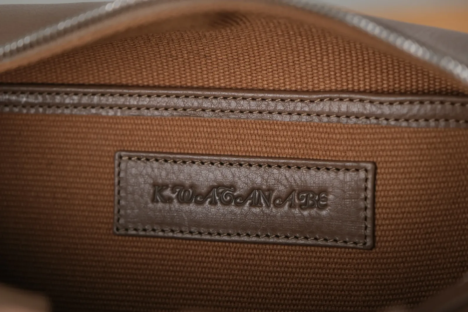 Ảnh Studio Balo nam - Koi Leather