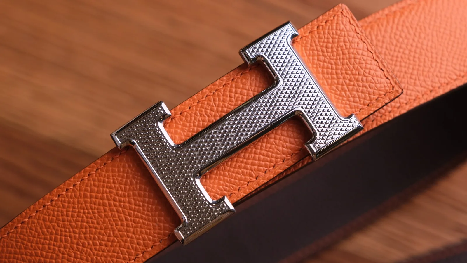Ảnh Studio Dây thắt lưng da bò Epsom hai mặt khoá chữ H - Koi Leather