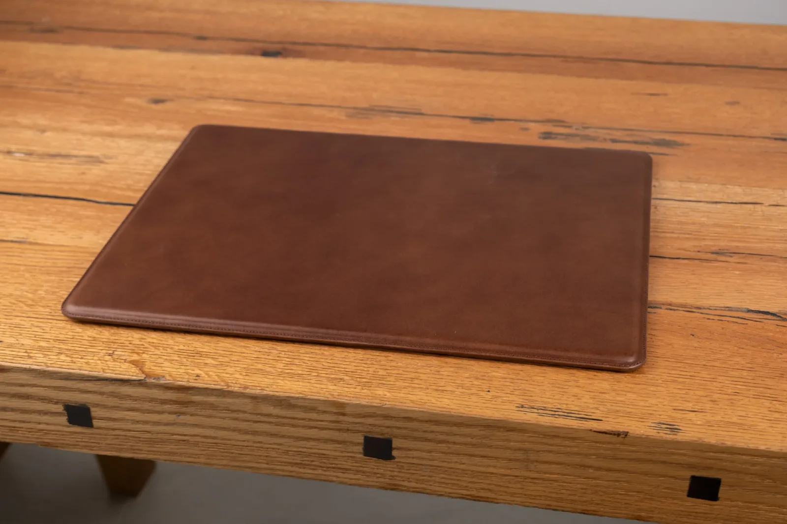 Ảnh Studio Tấm lót bàn văn phòng - Koi Leather