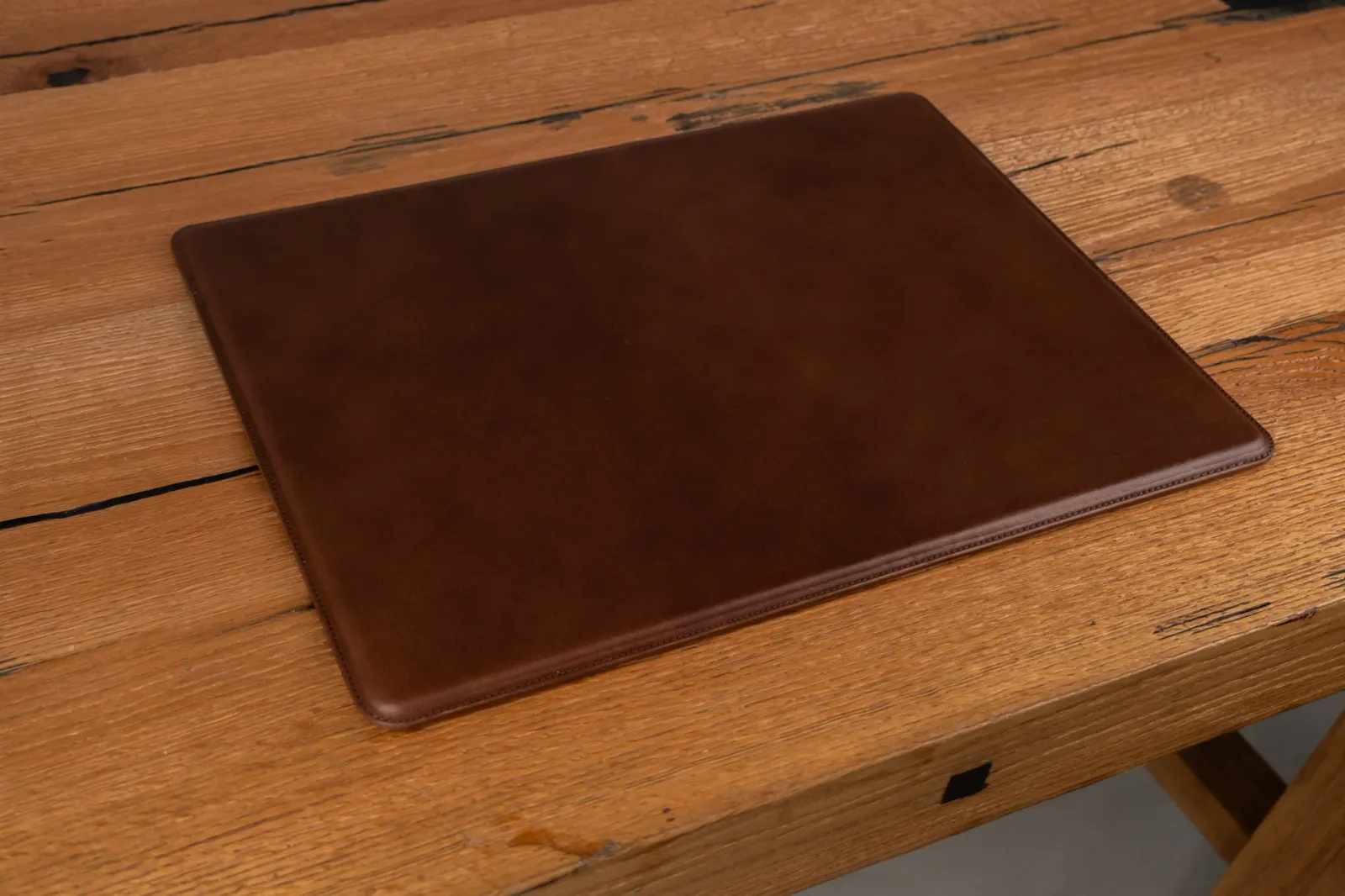 Ảnh Studio Tấm lót bàn văn phòng - Koi Leather