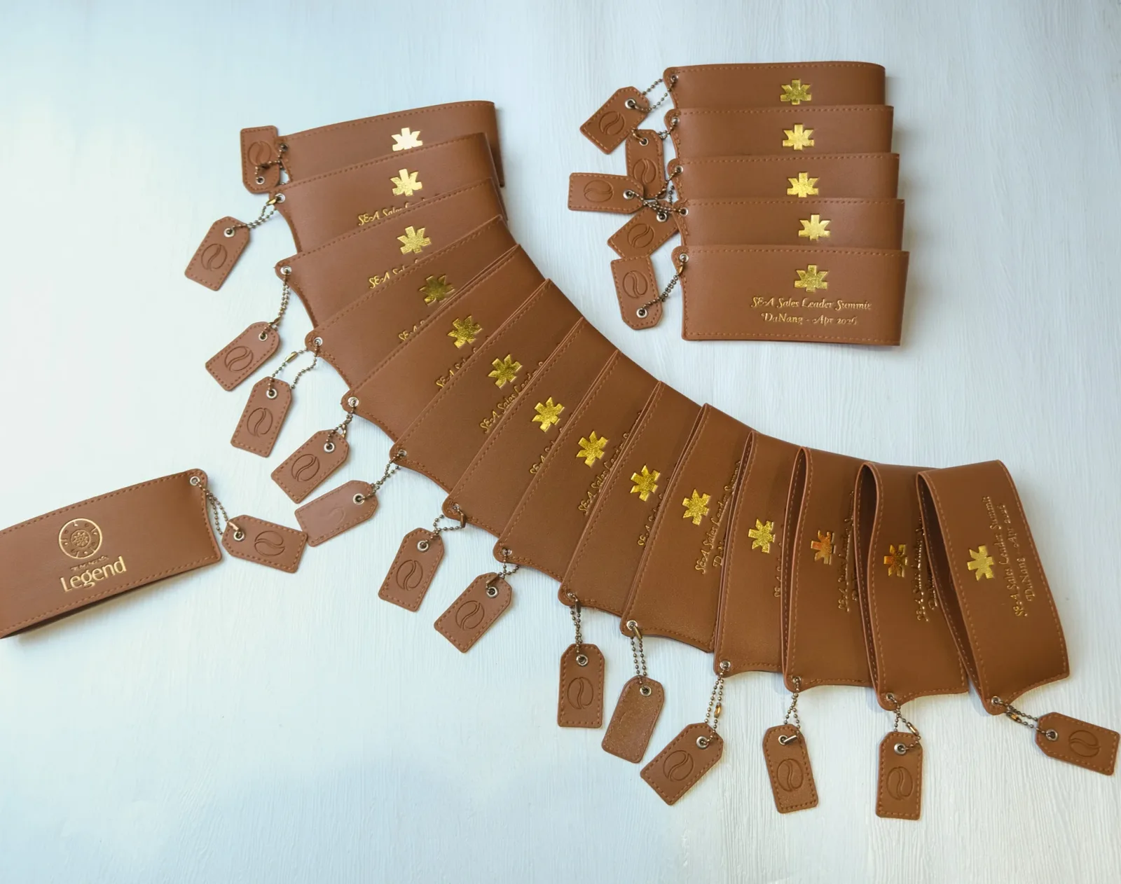 Ảnh Studio Dập tên ly trung nguyên - Koi Leather