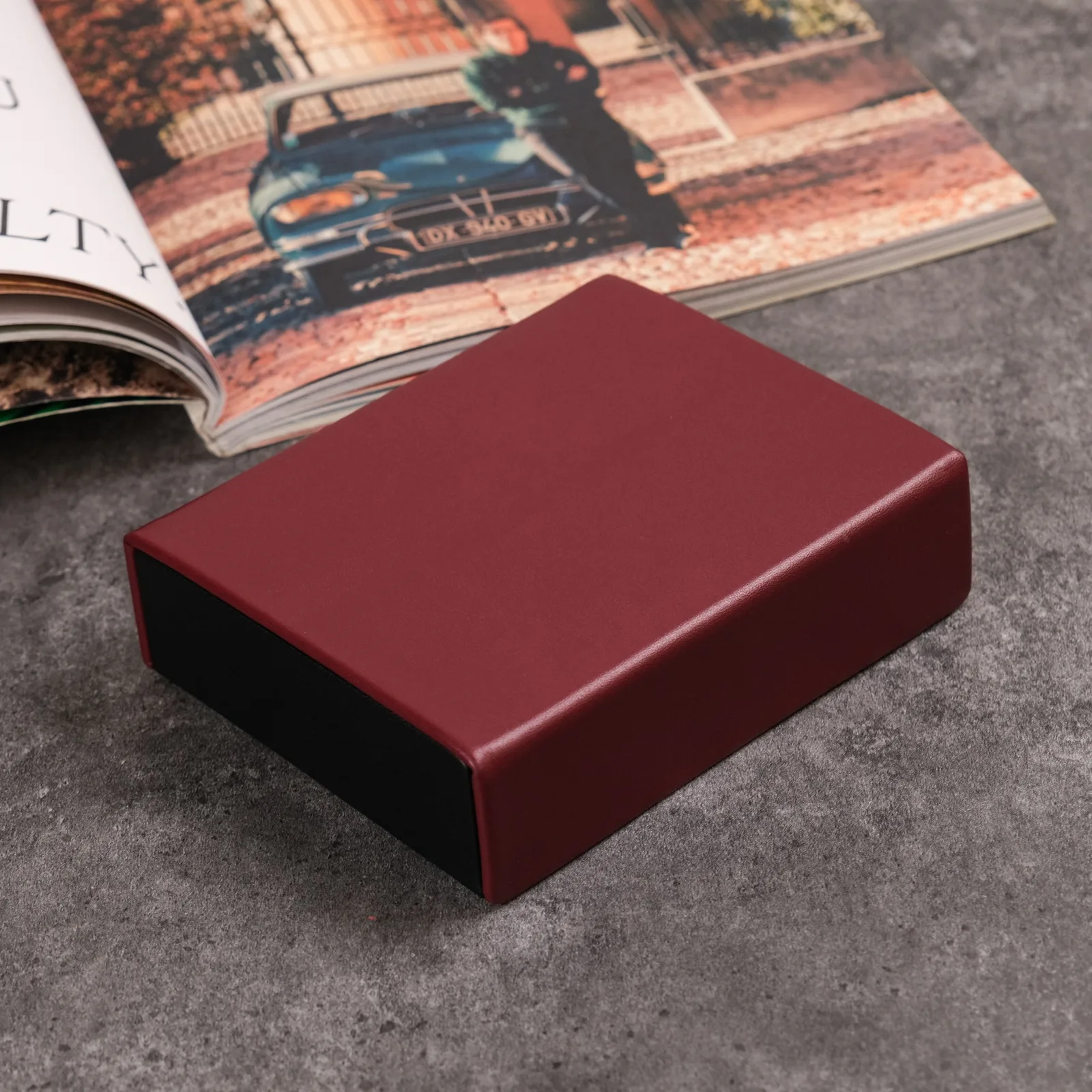 Ảnh Studio Hộp da đựng chìa khóa ô tô 2 ngăn đỏ rượu phối đen - Koi Leather