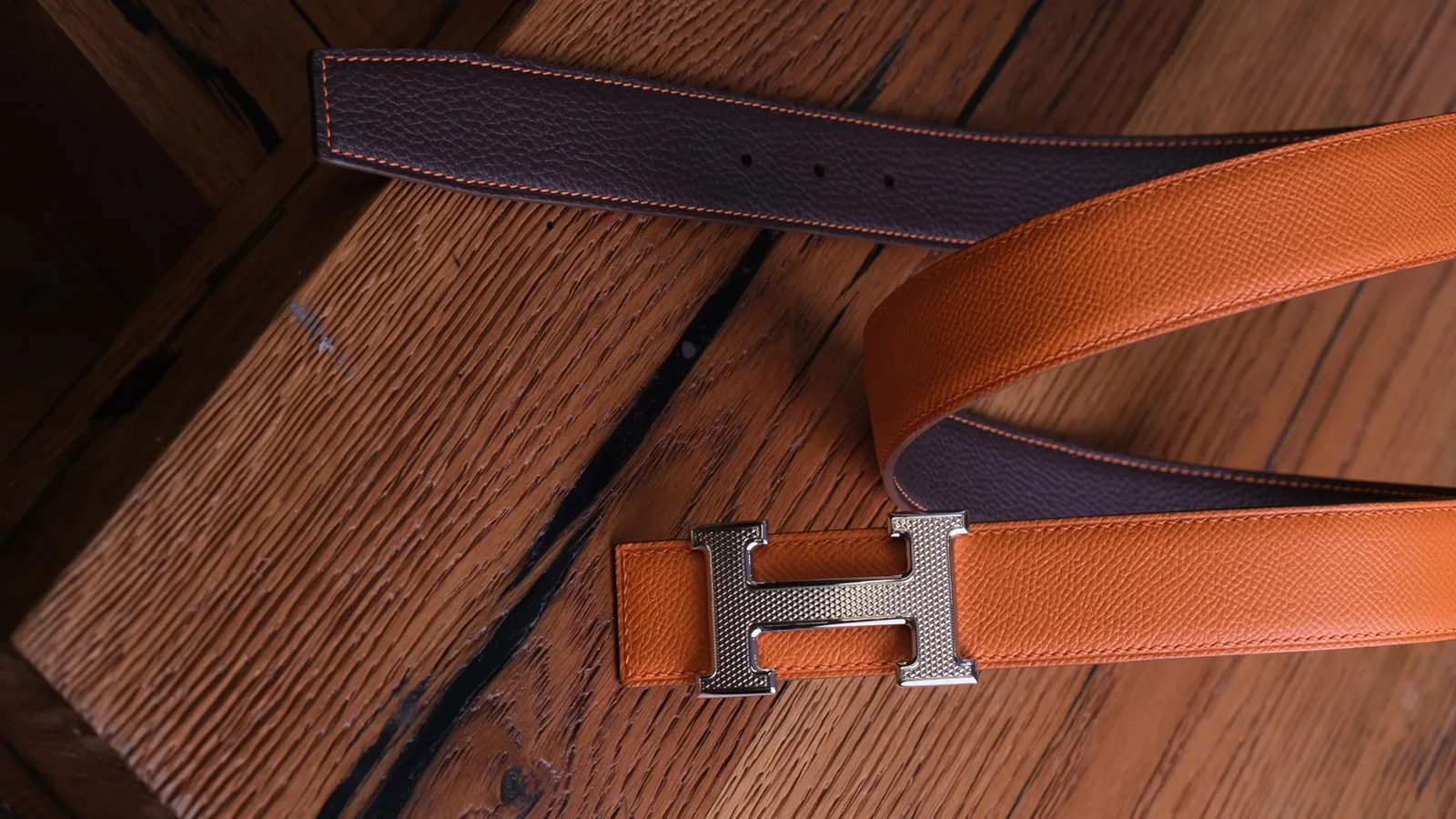 Ảnh Studio Dây lưng da Epsom phối Togo hai mặt cam và xanh navy - Koi Leather