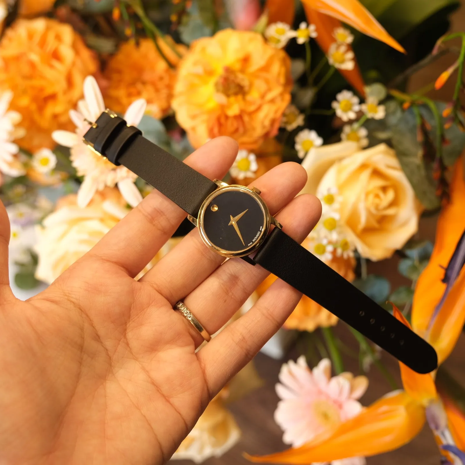 Ảnh Lifestyle Dây da đồng hồ cho Movado màu đen - Koi Leather