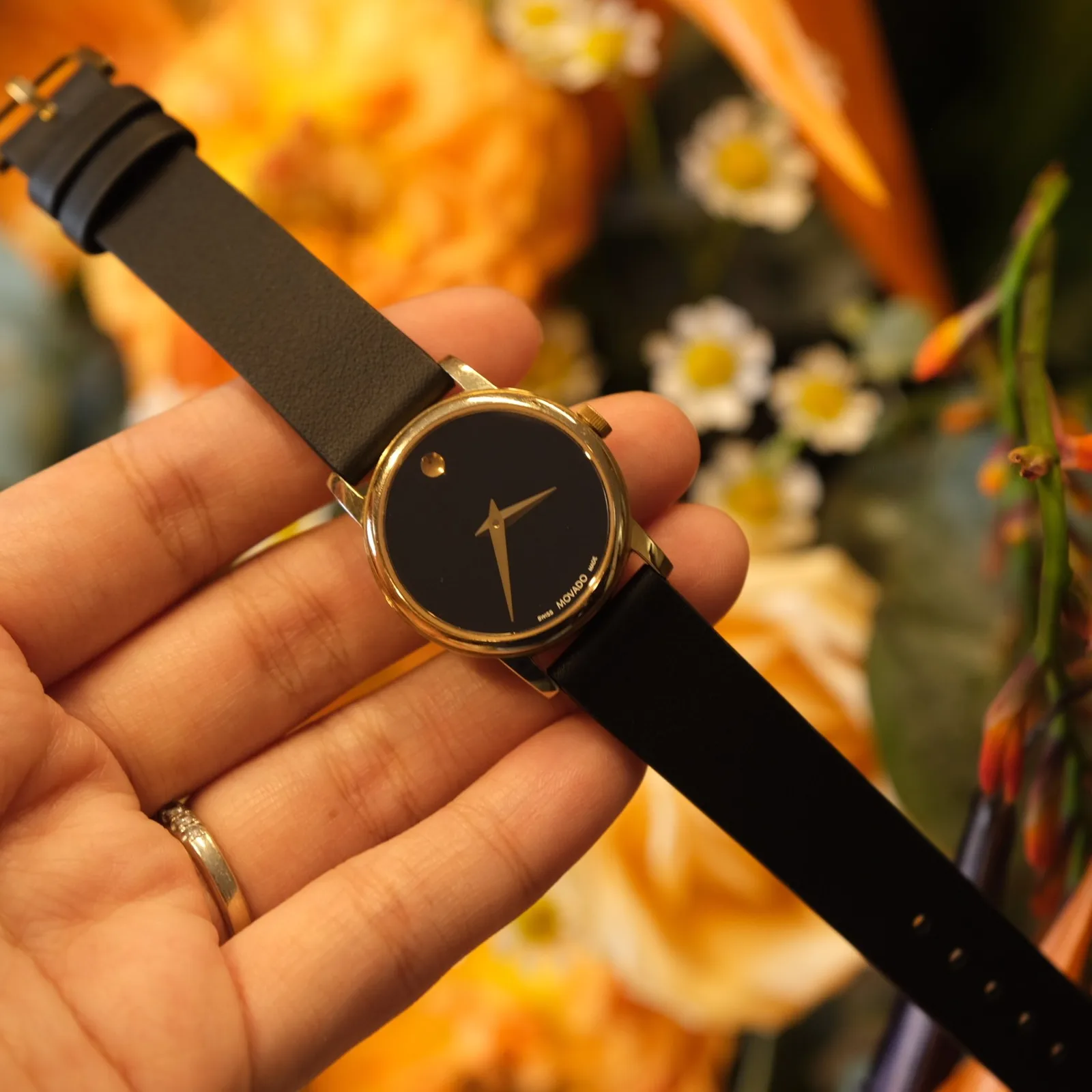 Ảnh Lifestyle Dây da đồng hồ cho Movado màu đen - Koi Leather