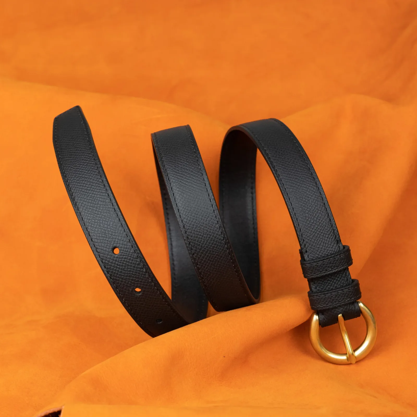 Ảnh Studio Dây lưng Epsom đen - Koi Leather