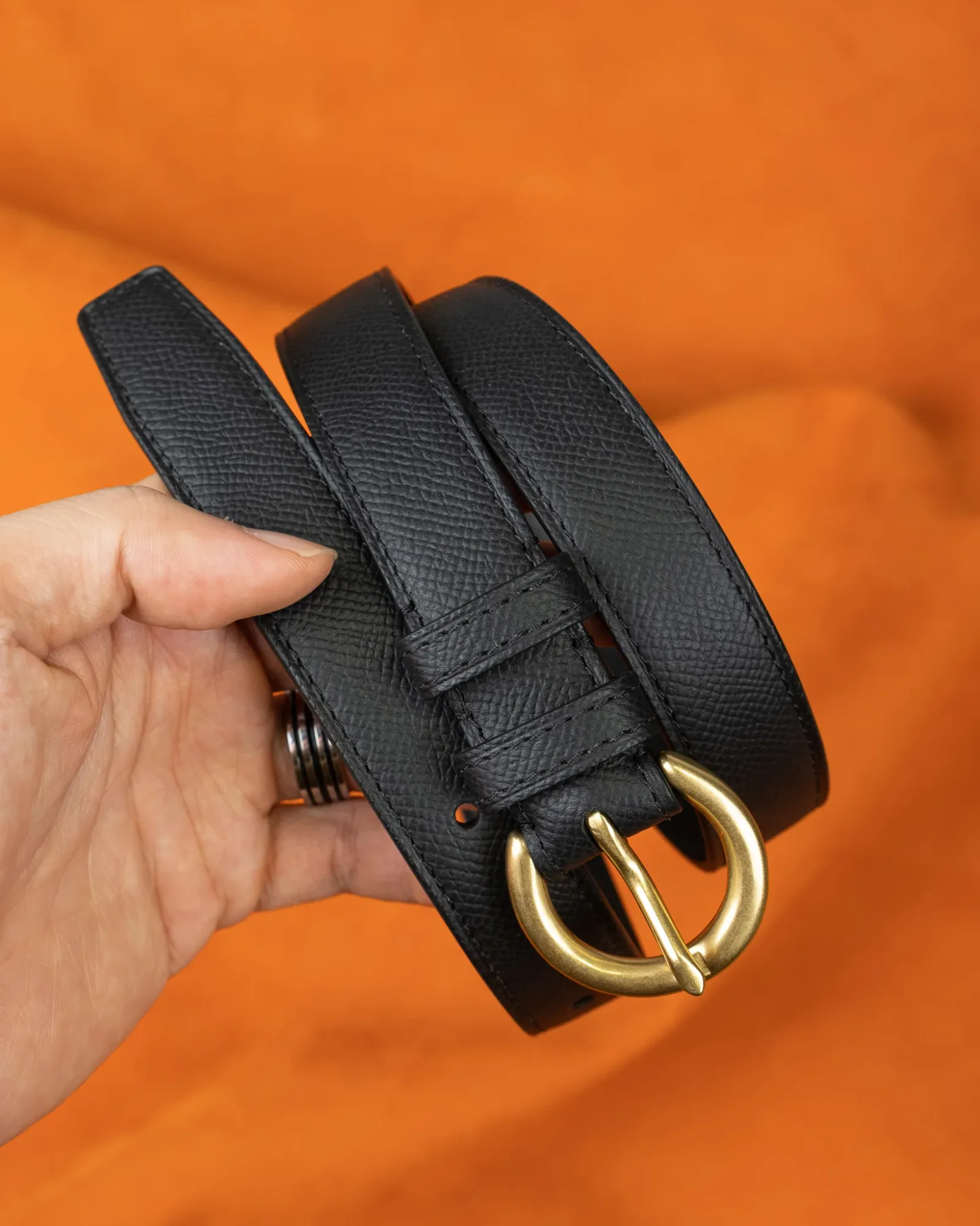 Ảnh Studio Dây lưng Epsom đen - Koi Leather
