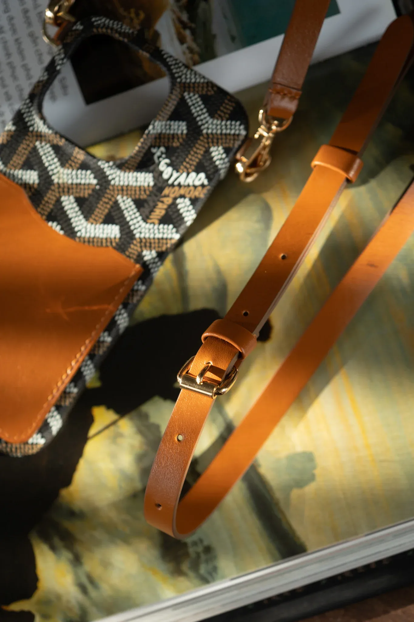 Ảnh Studio Ốp đt 15pro - KOI Leather
