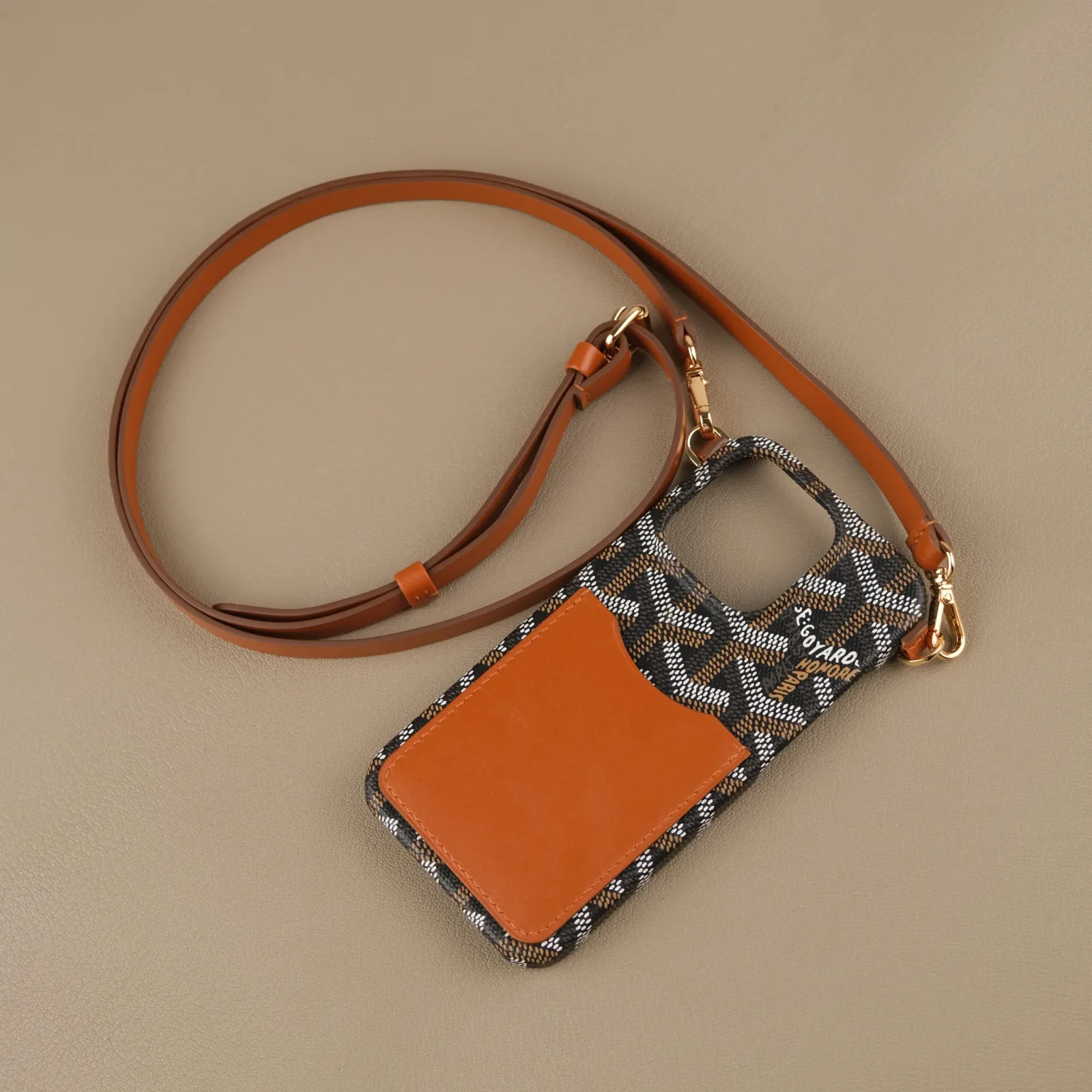 Ảnh Studio Ốp đt 15pro - KOI Leather