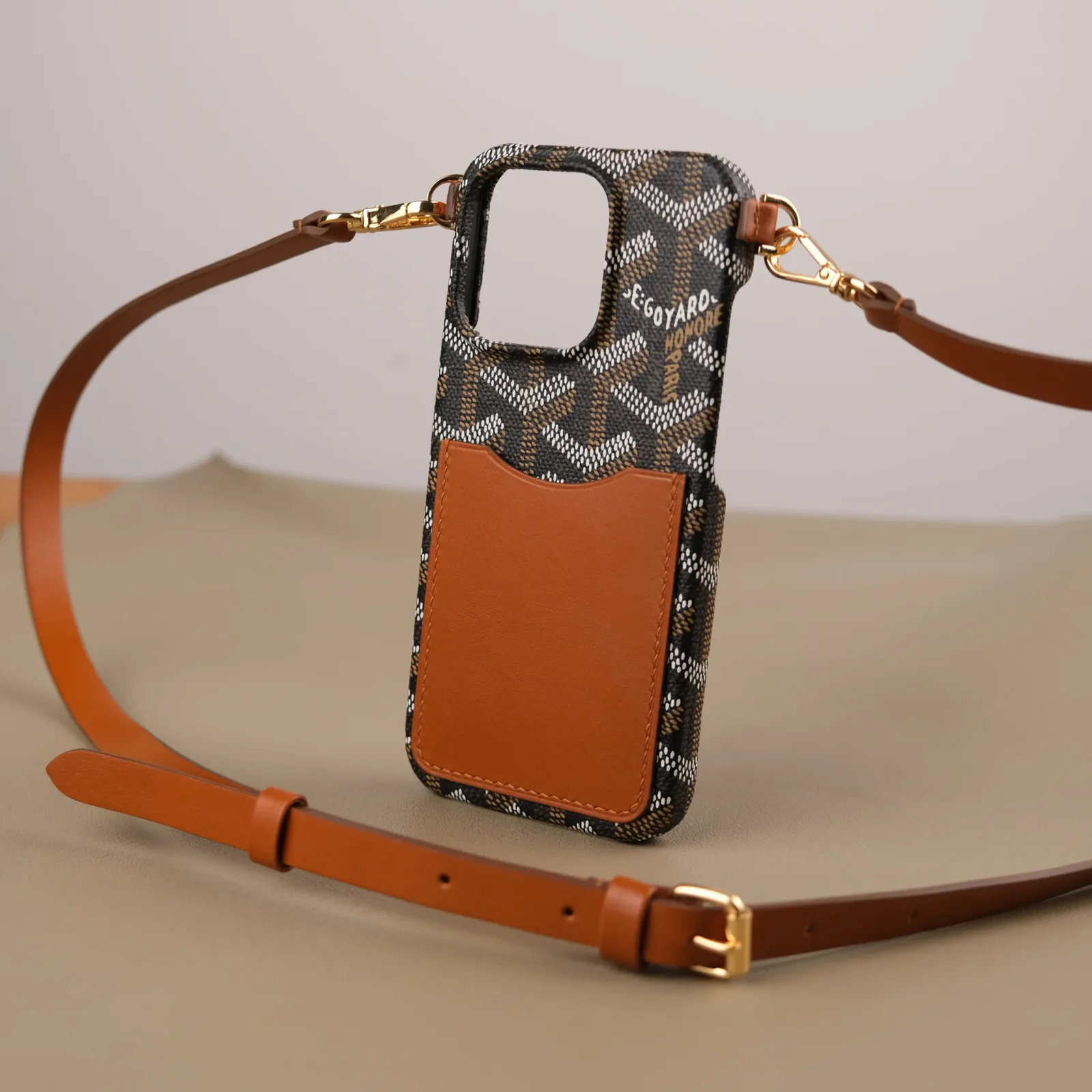 Ảnh Studio Ốp đt 15pro - KOI Leather