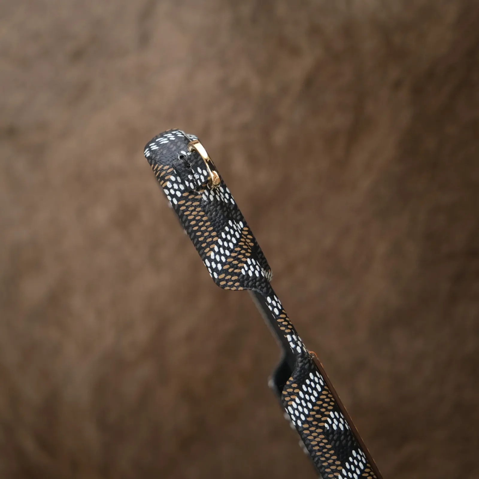 Ảnh Studio Ốp đt 15pro - KOI Leather