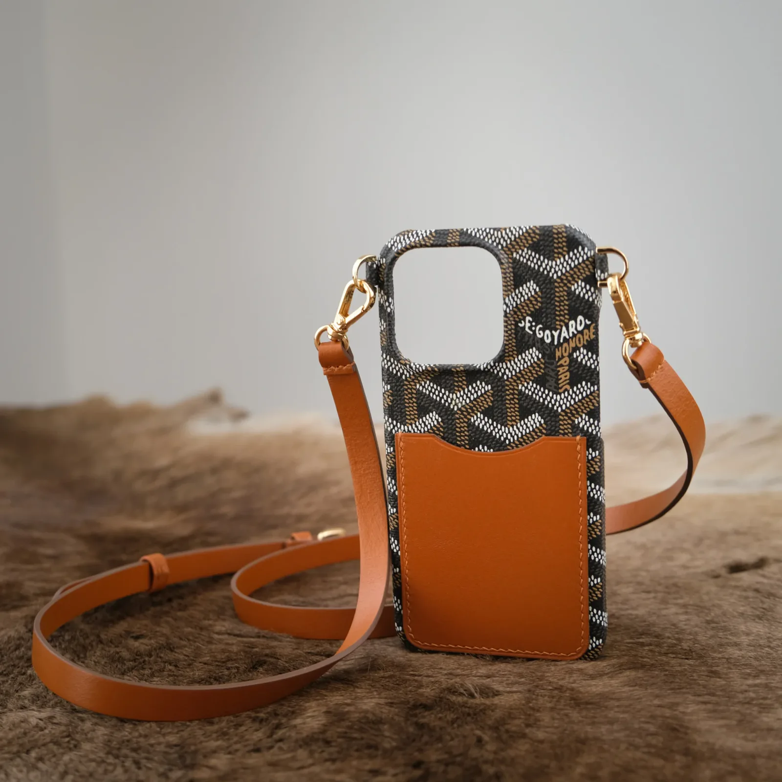 Ảnh Studio Ốp đt 15pro - KOI Leather