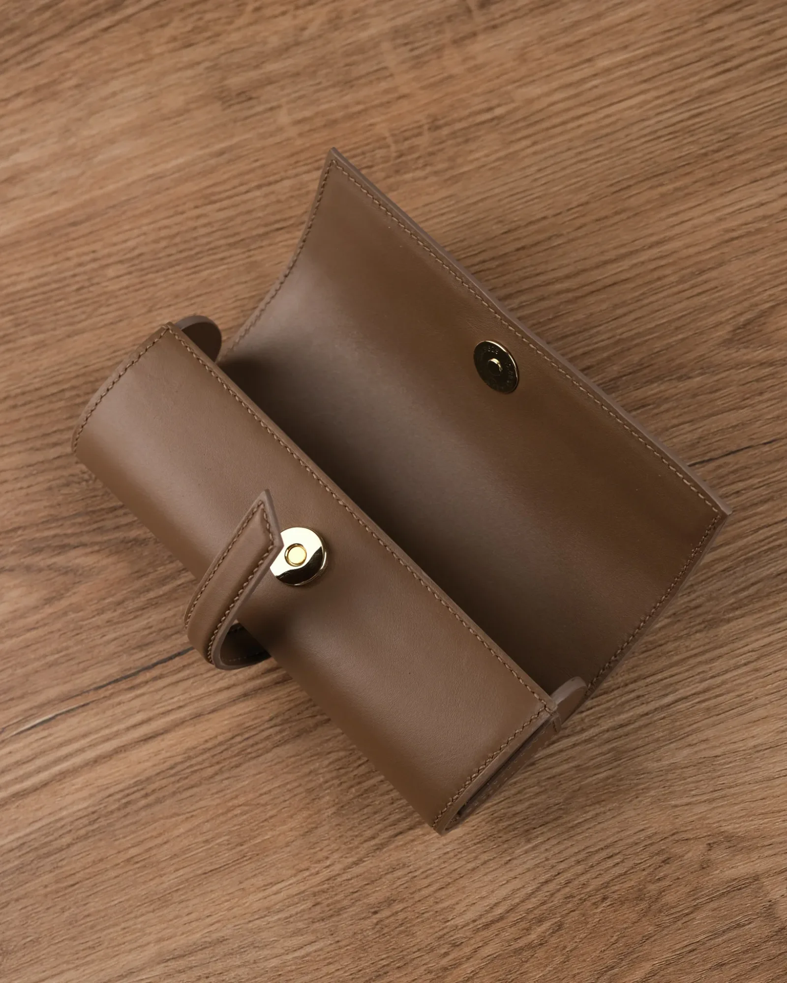 5 hộp mắt kính — ảnh 10, KOI Leather
