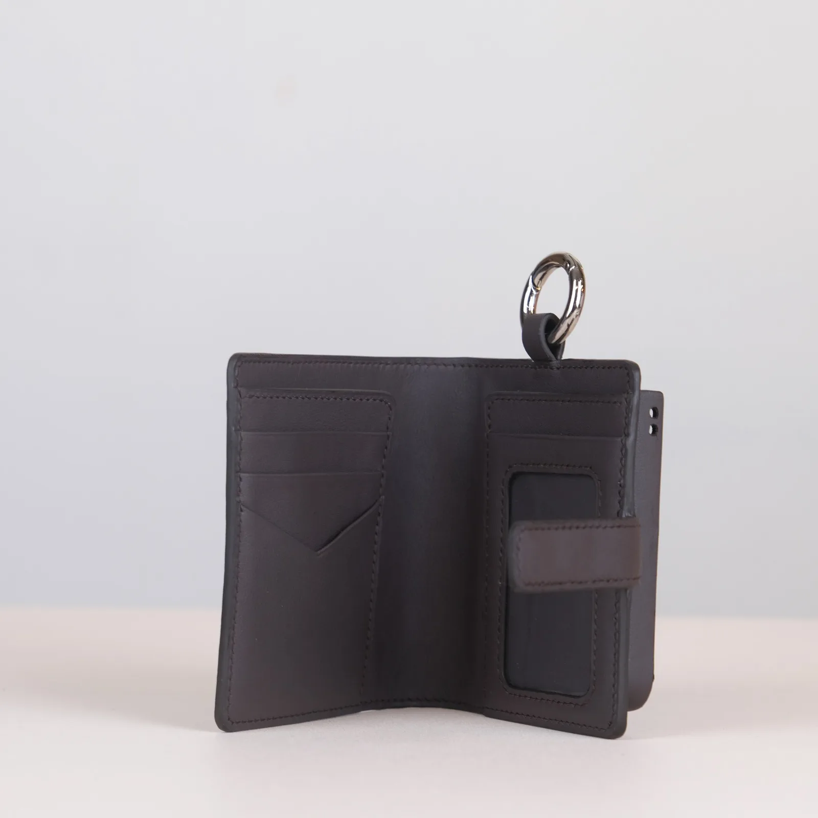 Ảnh Studio Bao da điện thoại gập kèm ví thẻ da bò màu xám - Koi Leather
