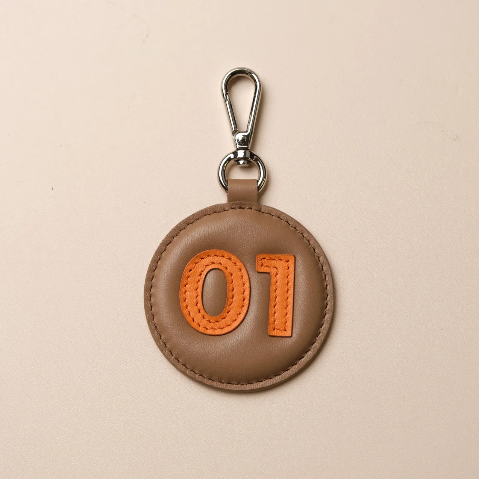 Ảnh Studio Tag da - KOI Leather