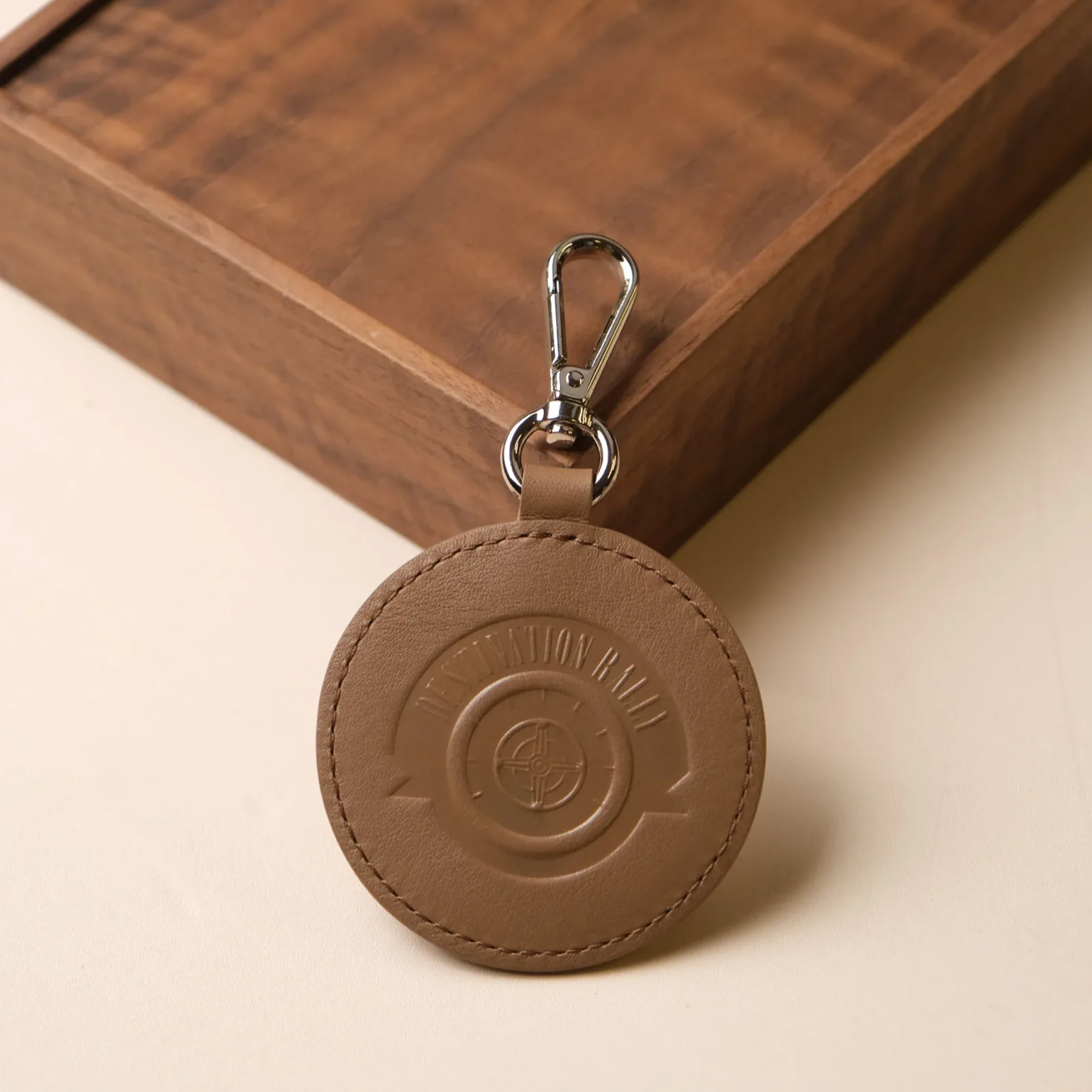 Ảnh Studio Tag da - KOI Leather
