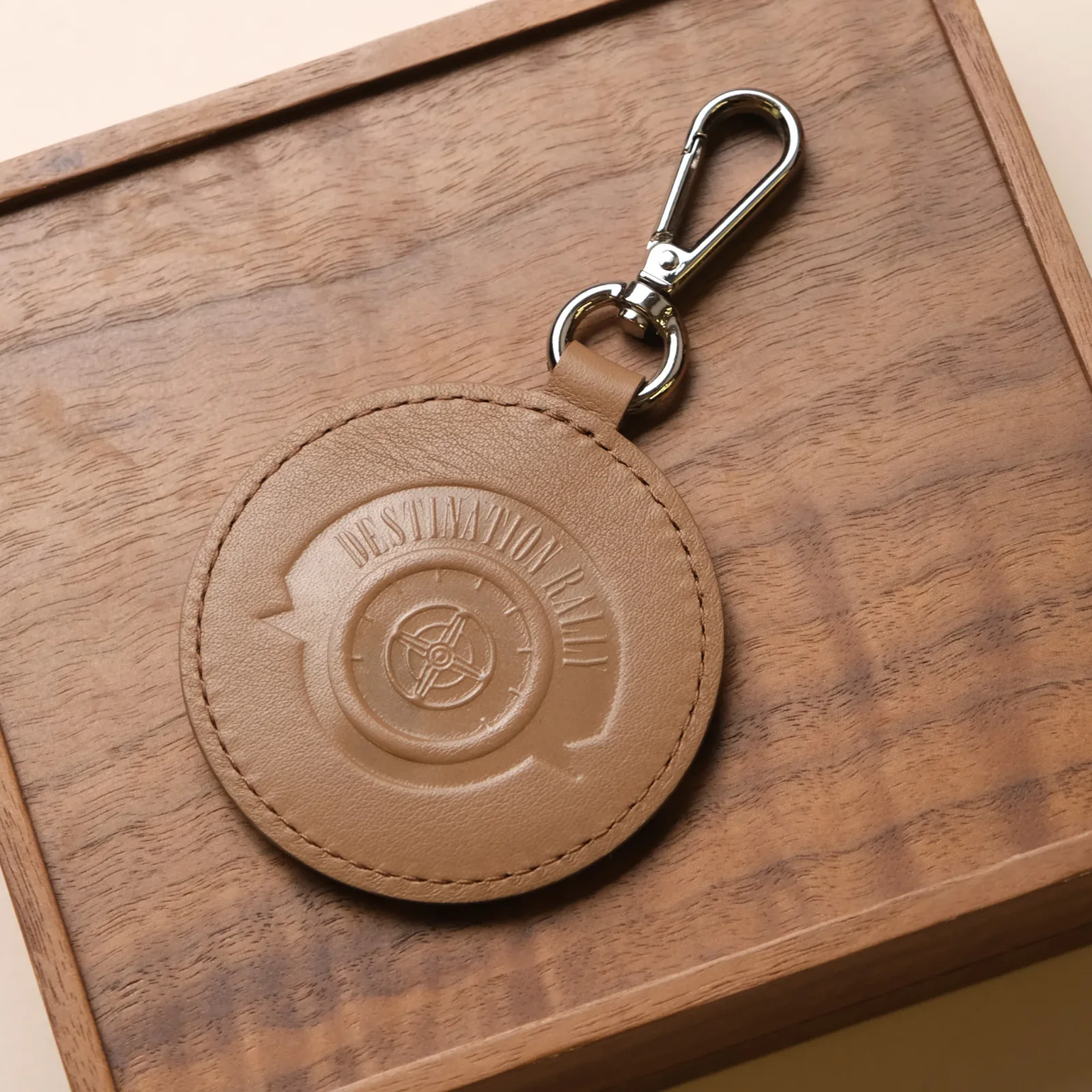 Ảnh Studio Tag da - KOI Leather