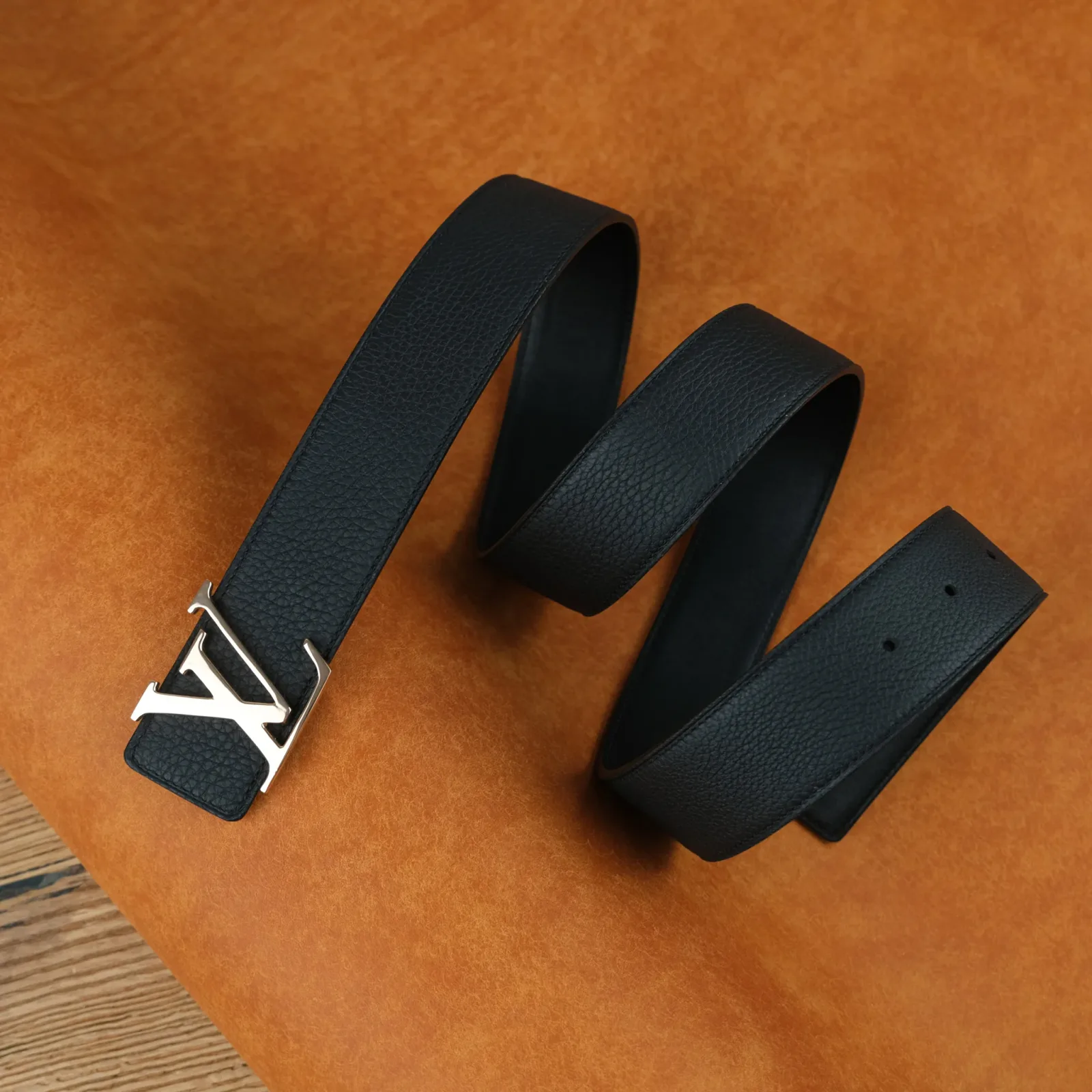 Ảnh Studio Thắt Lưng Nam – Da Epsom – Đen, Khoá Chốt - Koi Leather