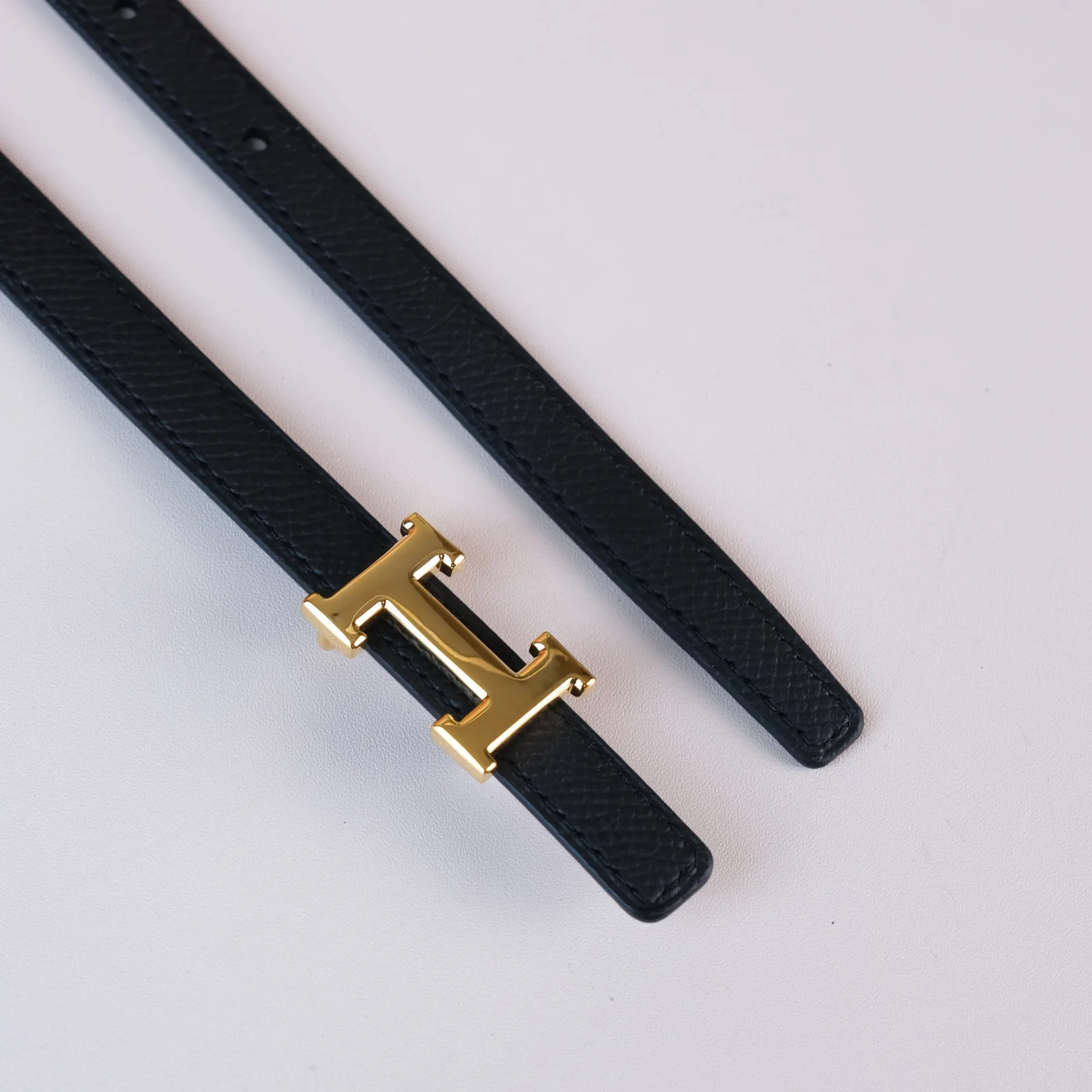 Ảnh Studio Dây lưng nữ da bò Epsom bản 18mm đen phối etoupe - Koi Leather