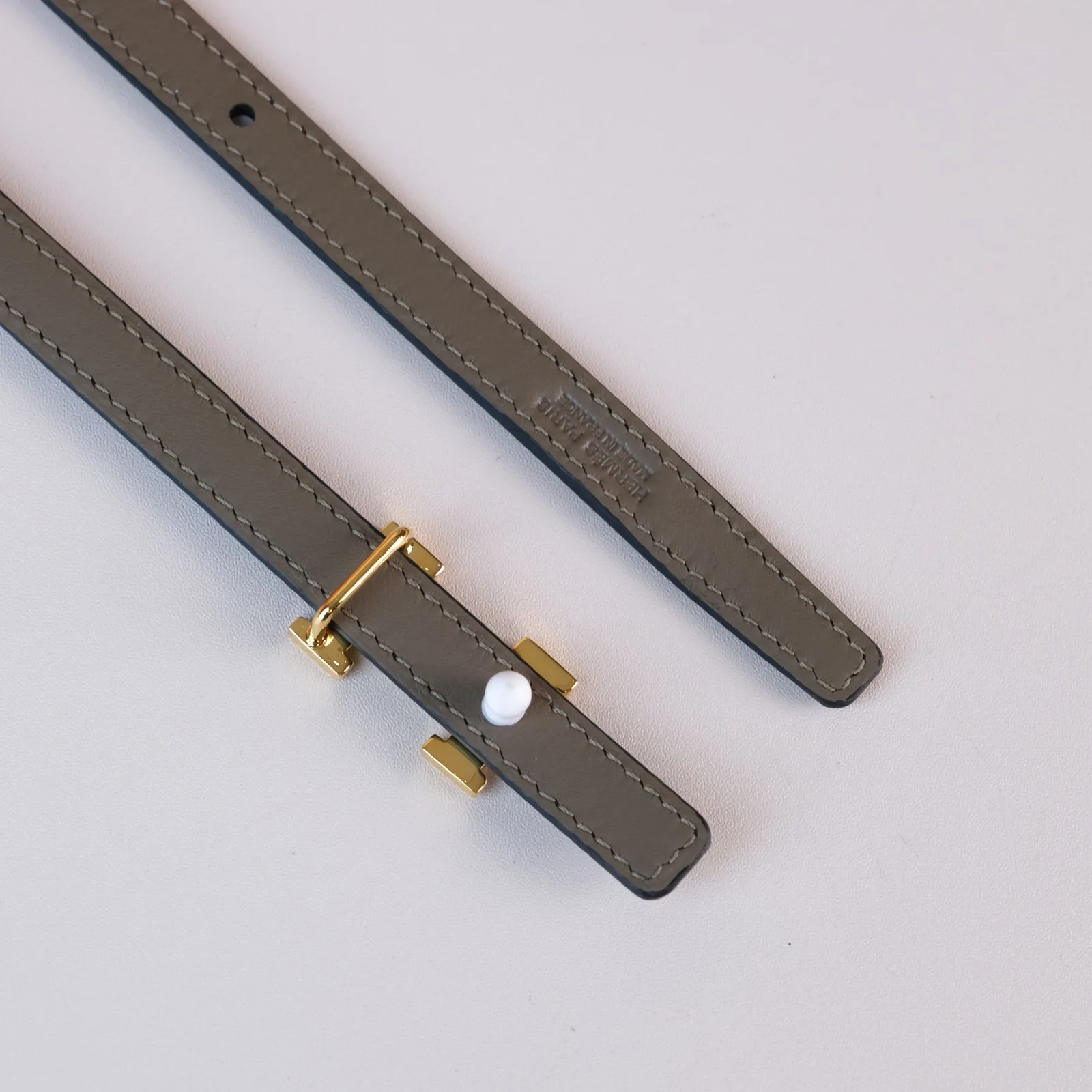 Ảnh Studio Dây lưng nữ da bò Epsom bản 18mm đen phối etoupe - Koi Leather