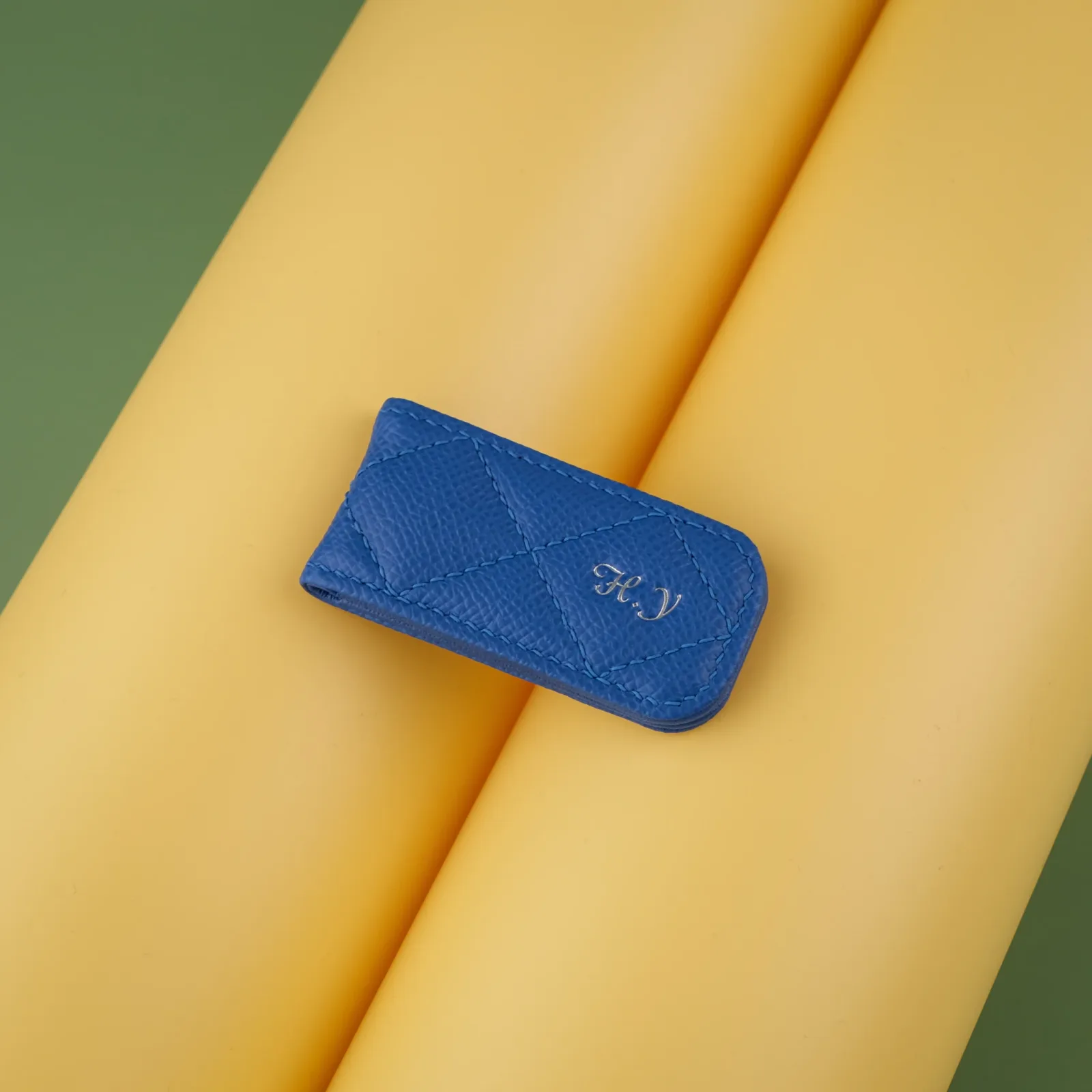 Ảnh Studio money clip - KOI Leather