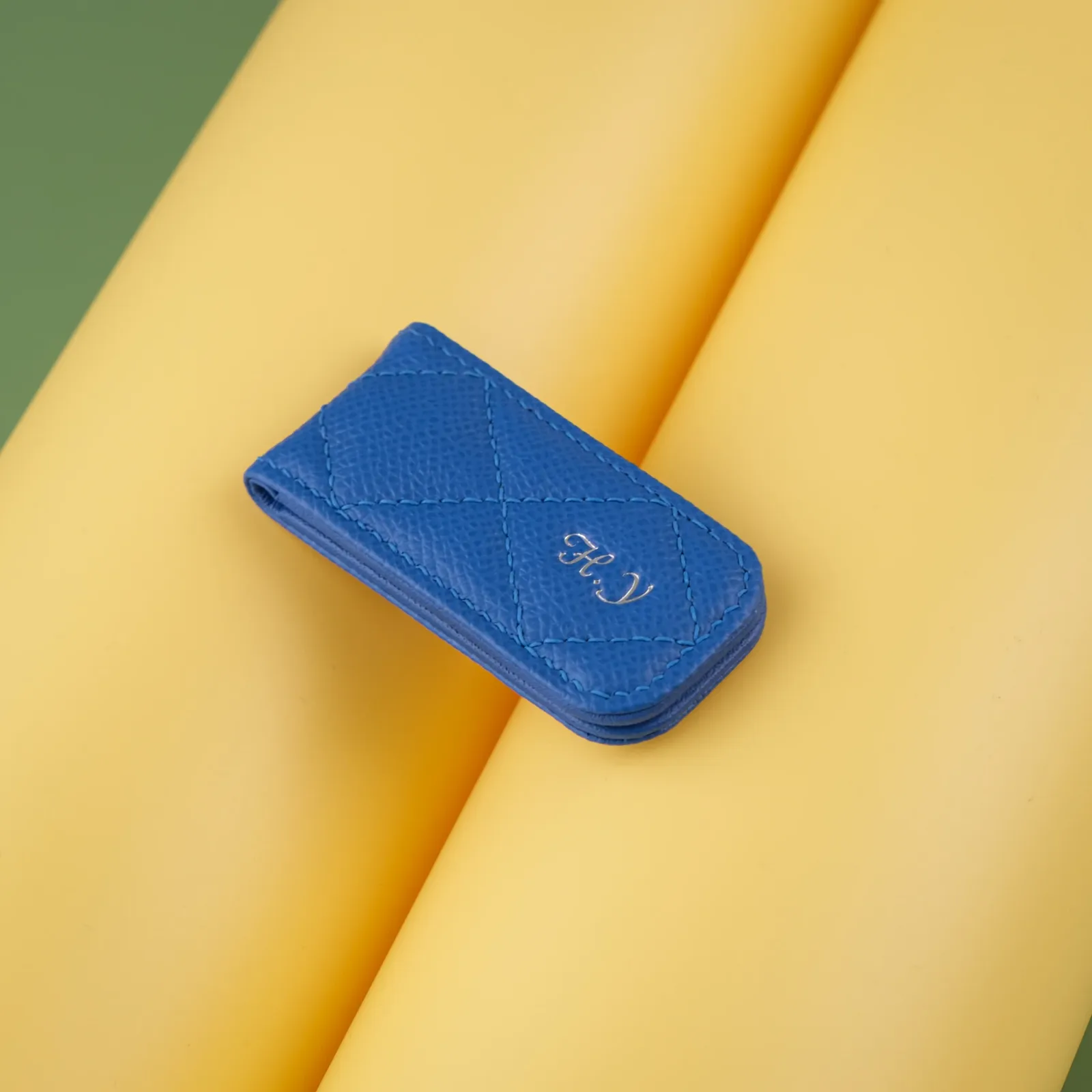Ảnh Studio money clip - KOI Leather