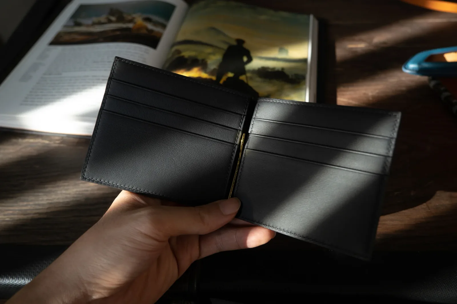 Ảnh Studio Ví kẹp tiền - KOI Leather