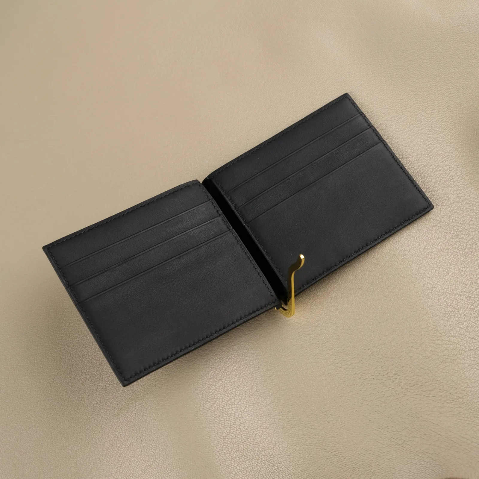 Ảnh Studio Ví kẹp tiền - KOI Leather