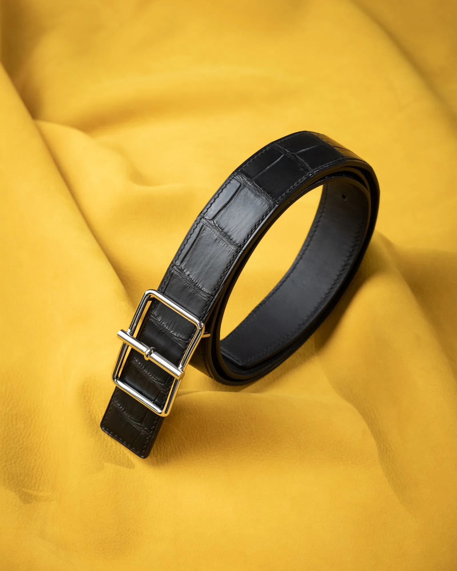 Ảnh Studio Dây lưng da cá sấu màu đen khóa kim vuông - Koi Leather