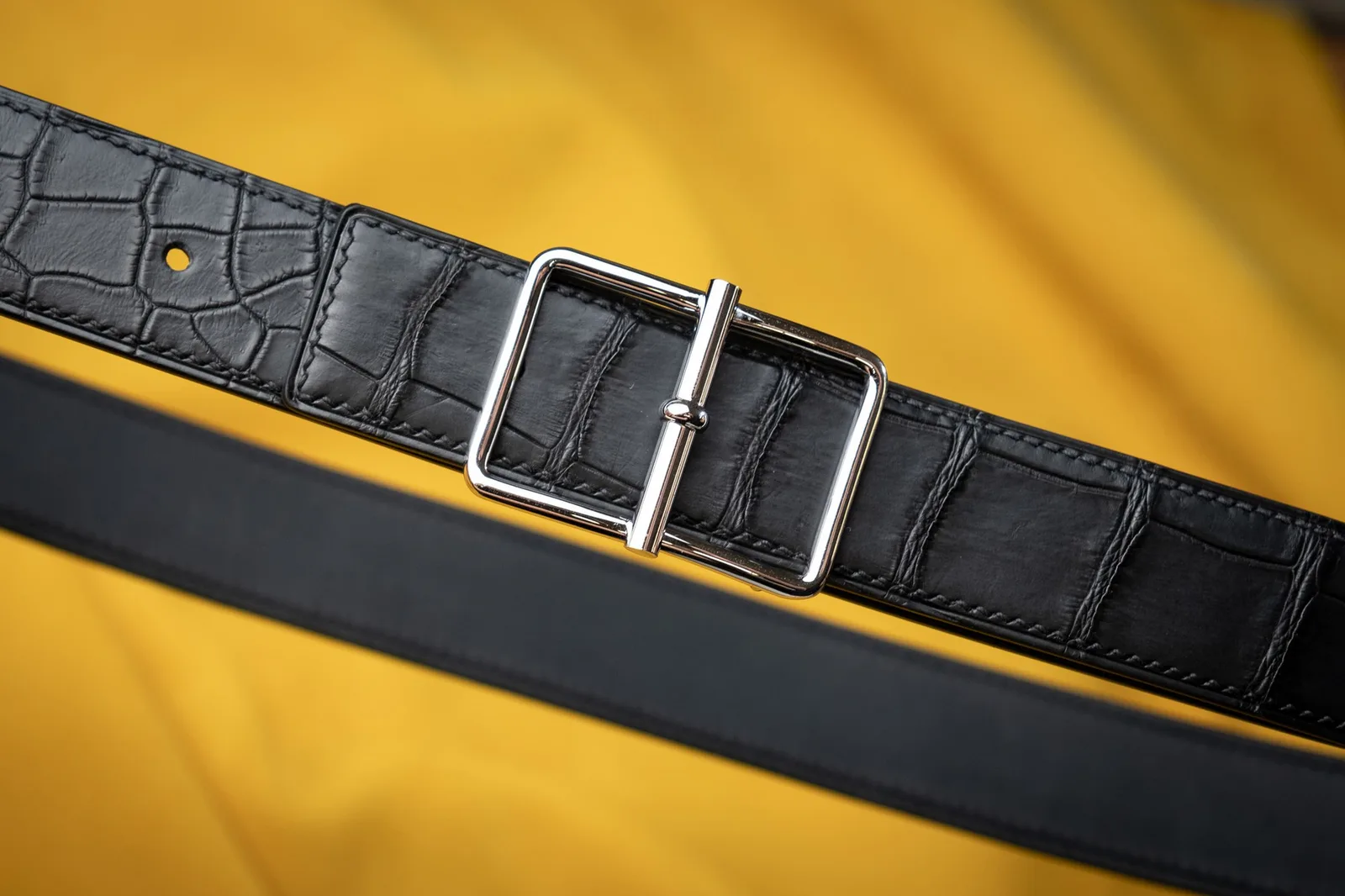 Ảnh Studio Dây lưng da cá sấu màu đen khóa kim vuông - Koi Leather