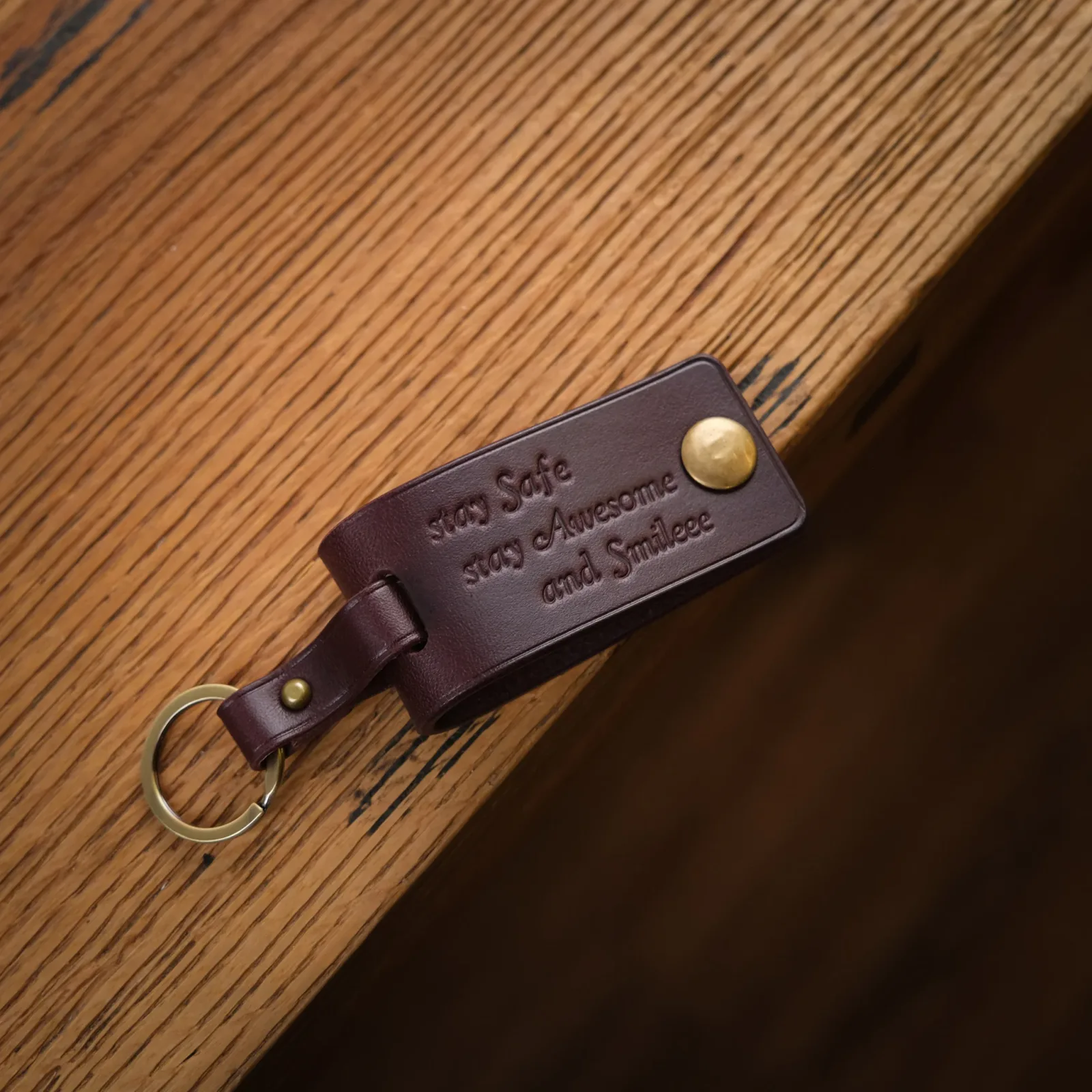 Ảnh Studio keychain - KOI Leather