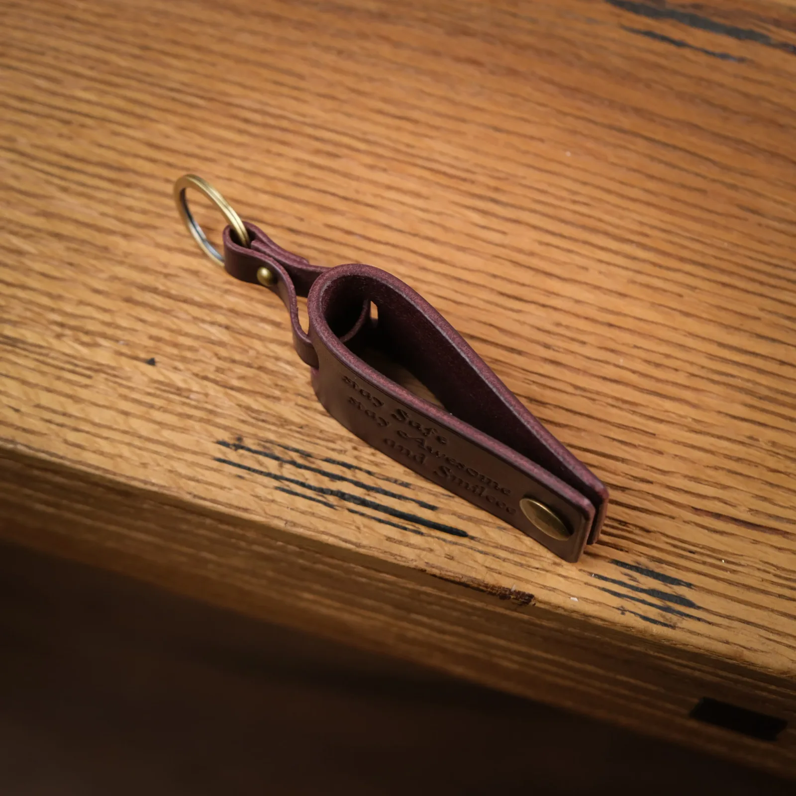 Ảnh Studio keychain - KOI Leather