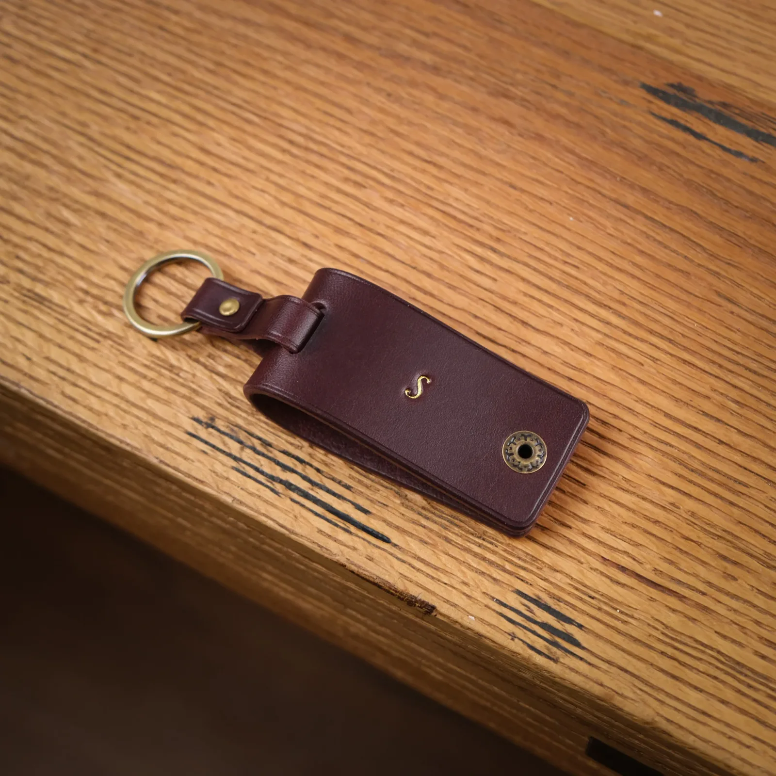 Ảnh Studio keychain - KOI Leather