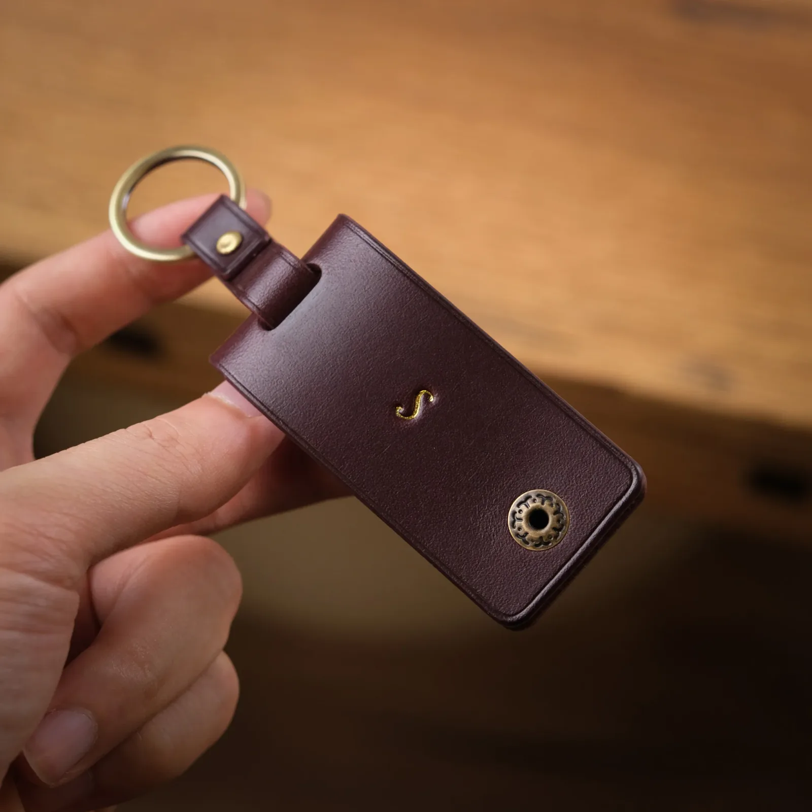 Ảnh Studio keychain - KOI Leather