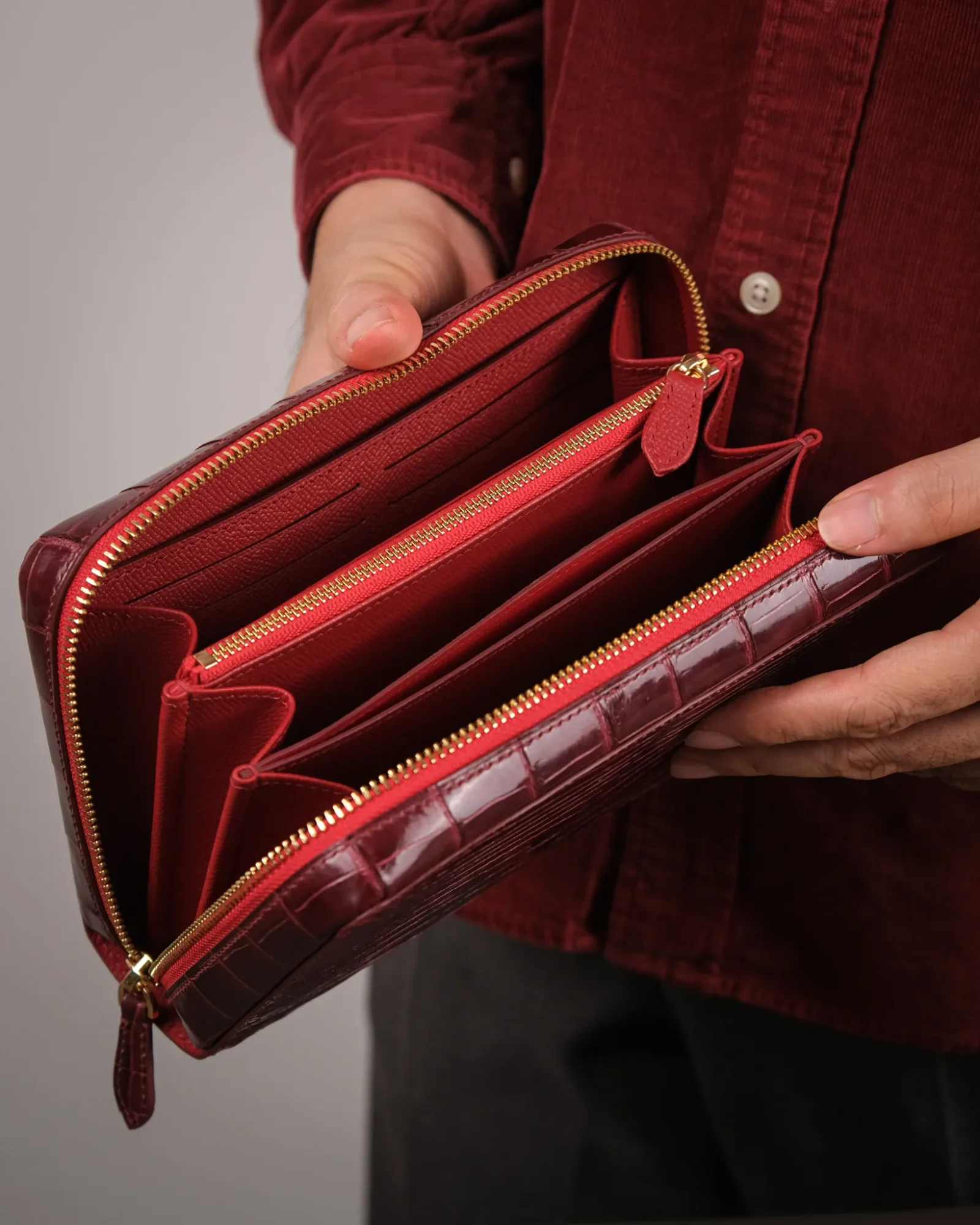 Ảnh Studio Clutch - Koi Leather