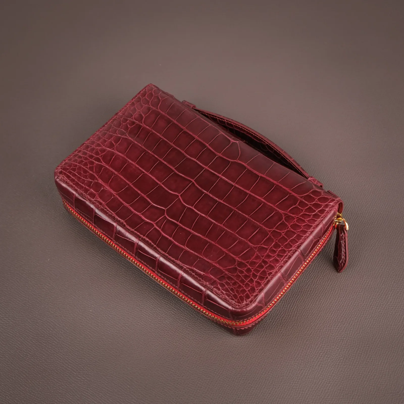 Ảnh Studio Clutch - Koi Leather
