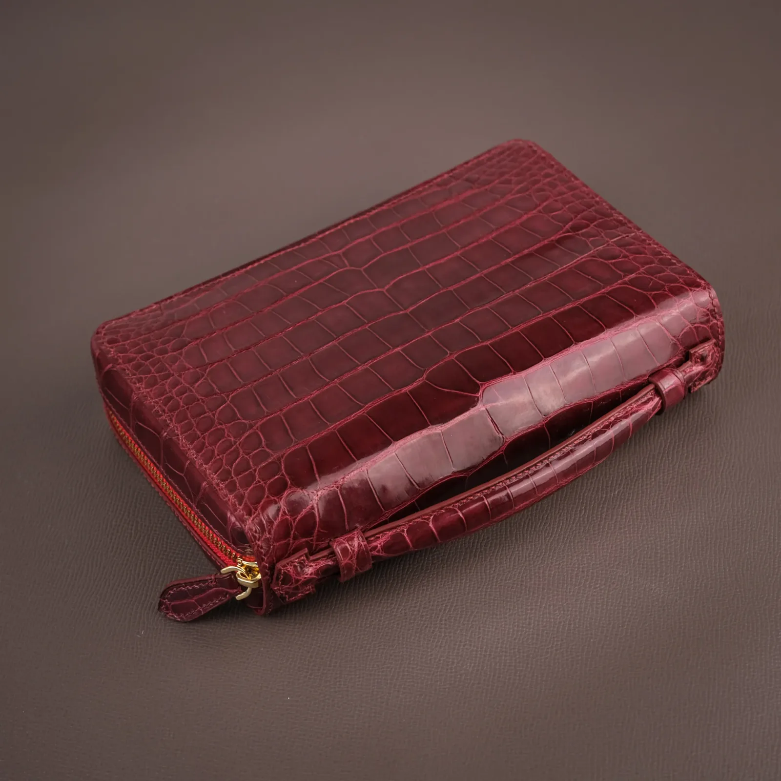 Ảnh Studio Clutch - Koi Leather