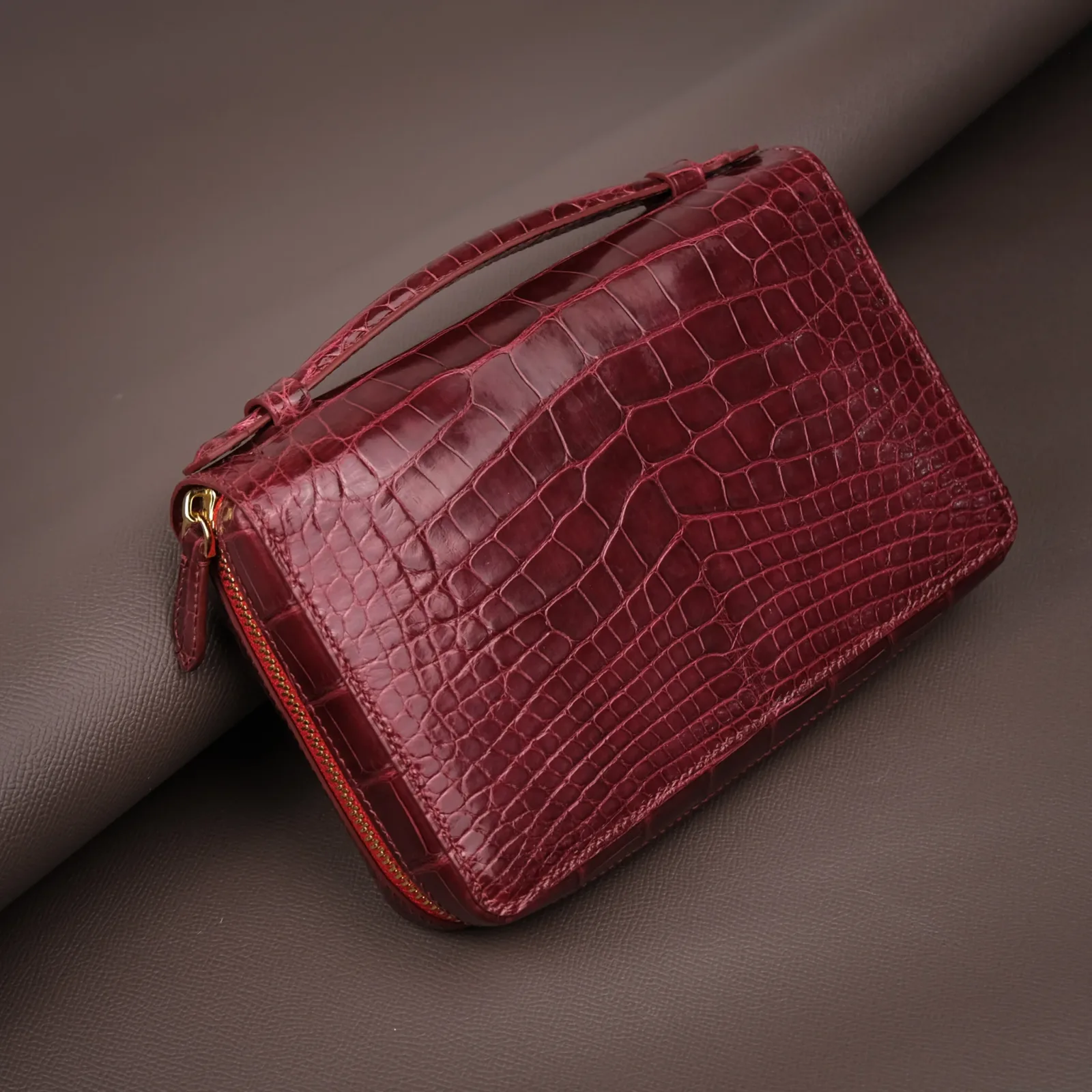 Ảnh Studio Clutch - Koi Leather