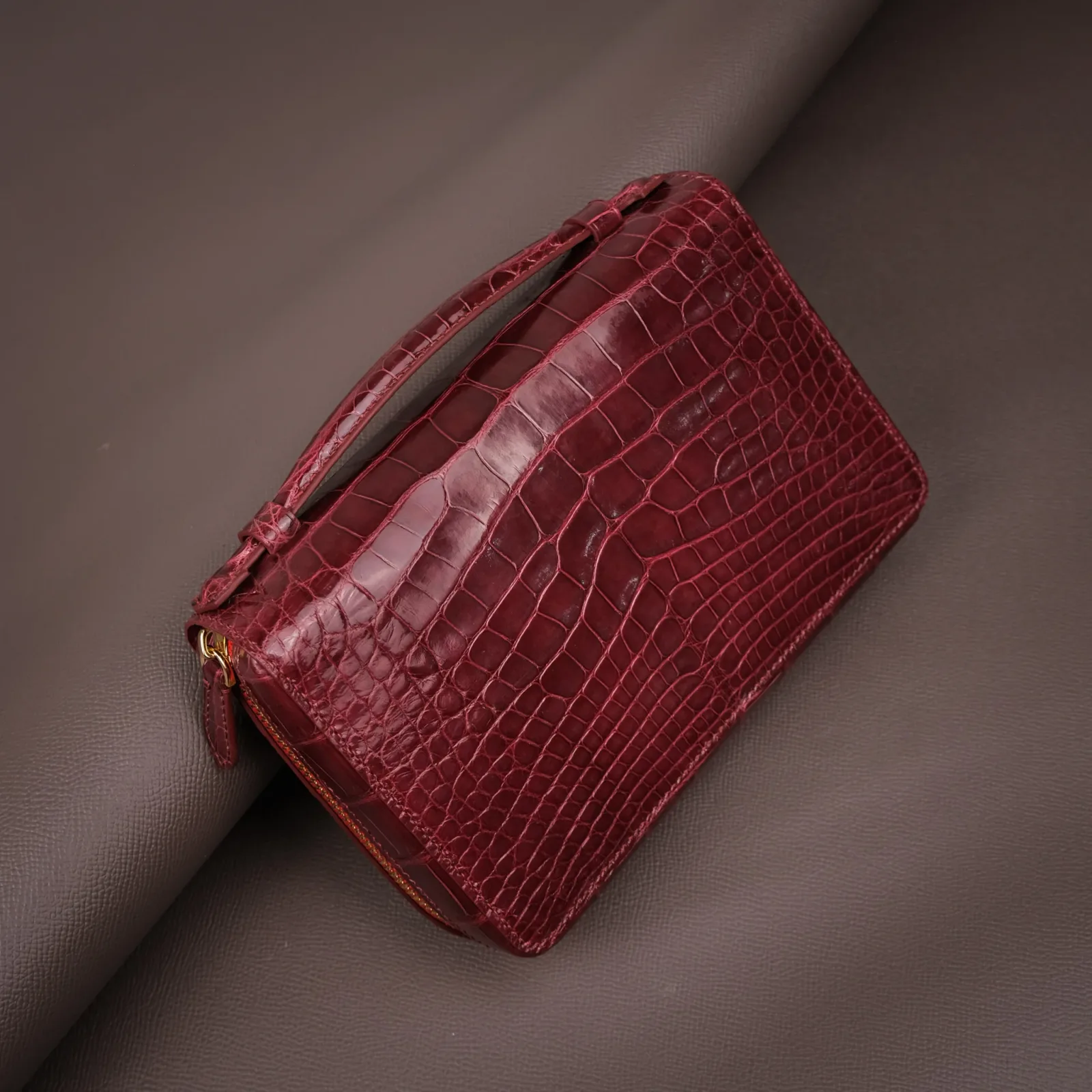 Ảnh Studio Clutch - Koi Leather