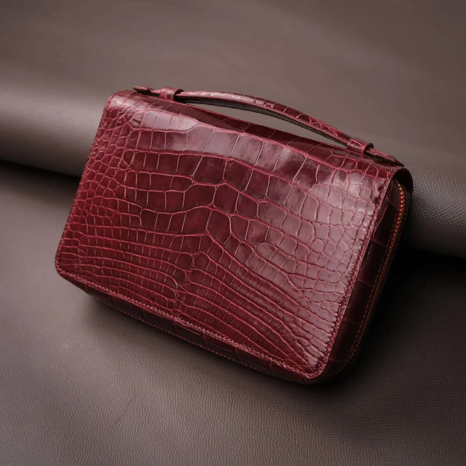 Ảnh Studio Clutch - Koi Leather