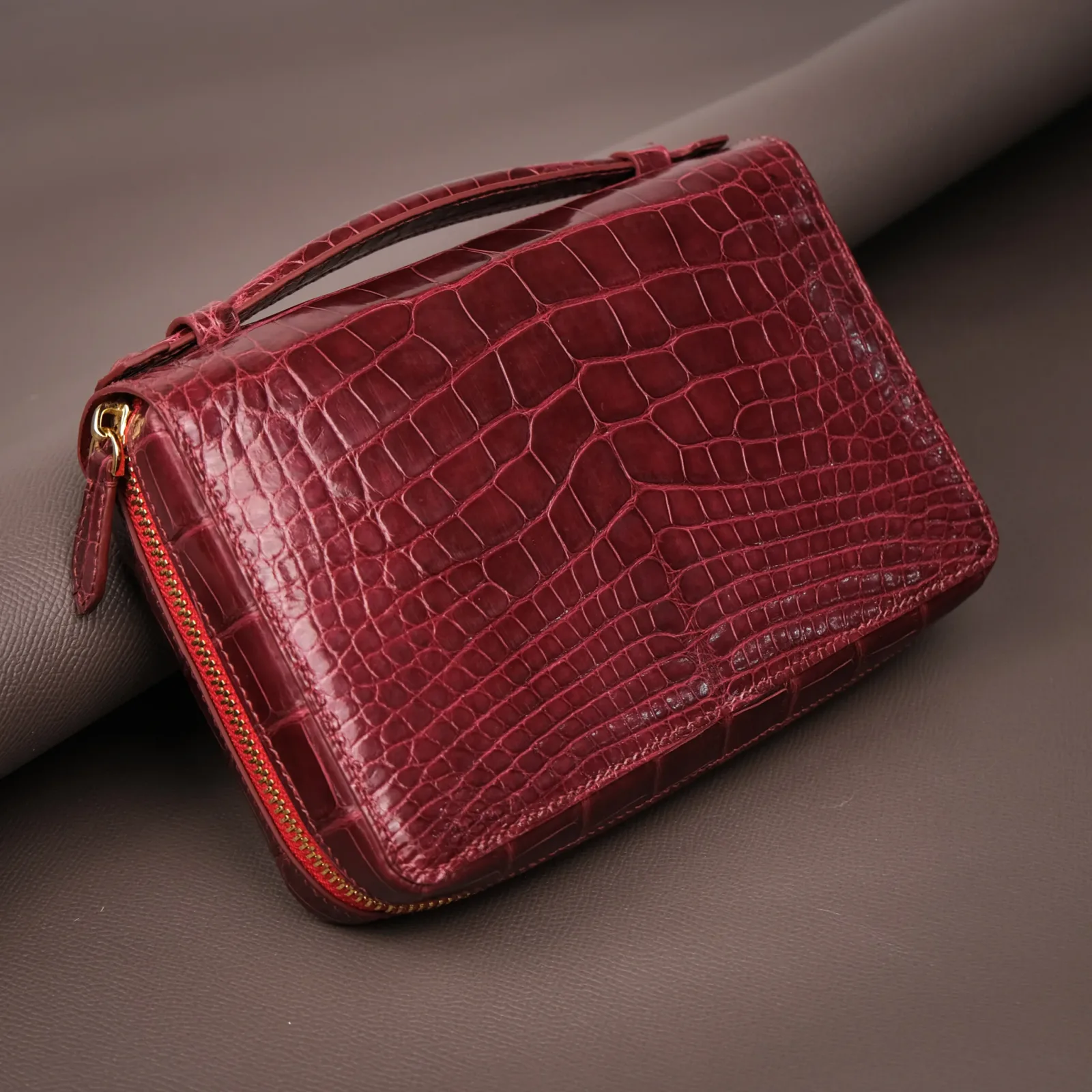 Ảnh Studio Clutch - Koi Leather