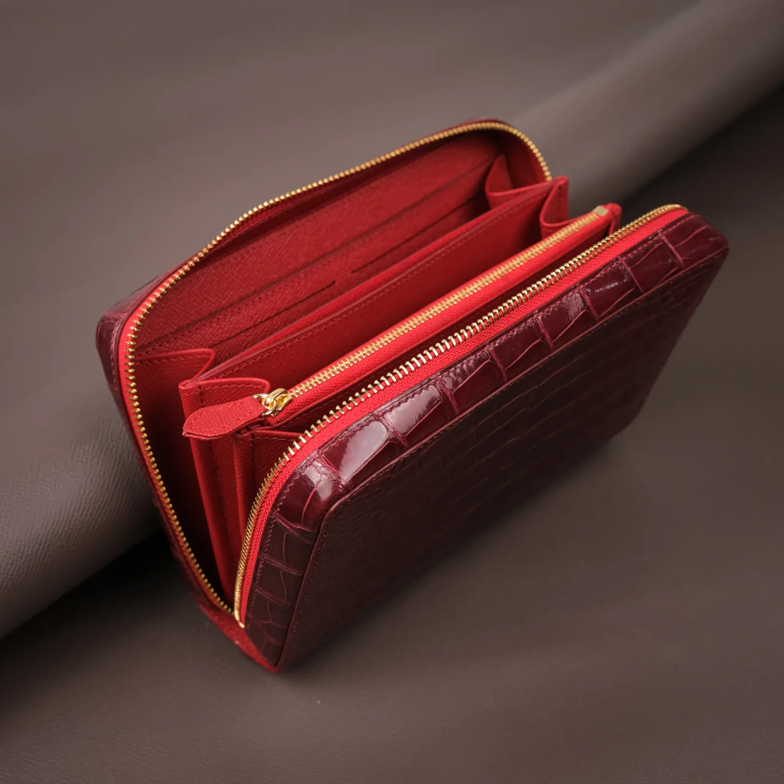 Ảnh Studio Clutch - Koi Leather