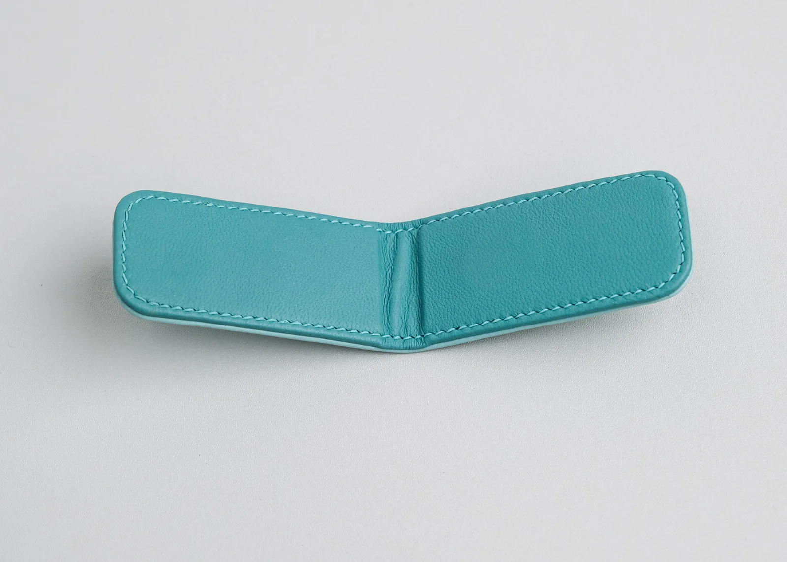 Ảnh Studio Kẹp tiền nam châm bọc da Epsom chần trám nhiều màu - Koi Leather