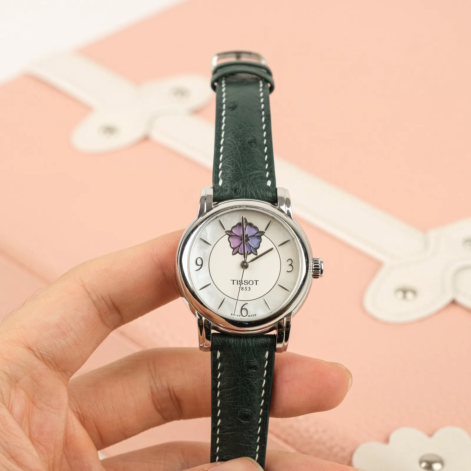 Ảnh Studio Dây đồng hồ da đà điểu xanh lá cho Tissot 1853 - Koi Leather