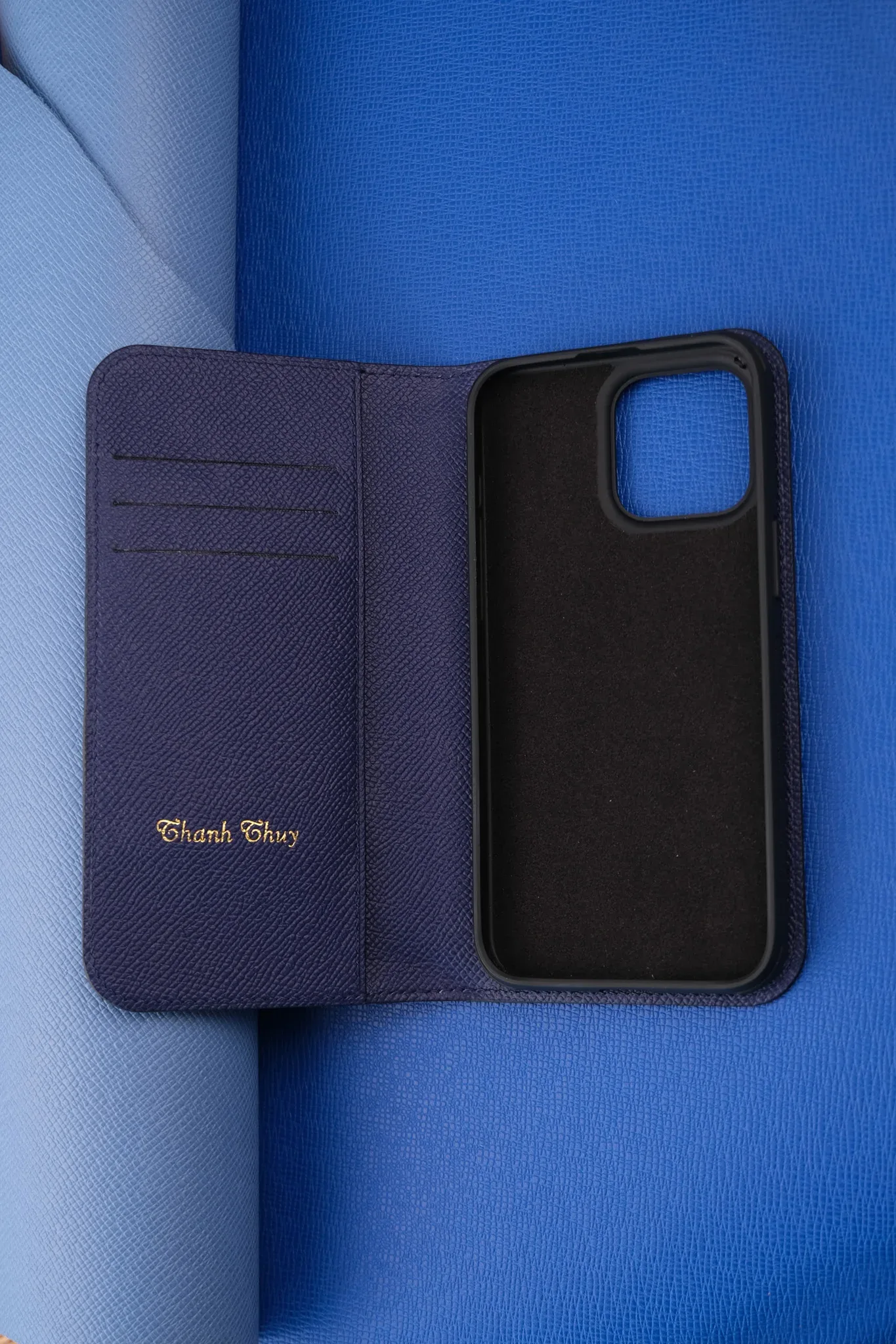 Ảnh Studio Ốp IP 15PRM - KOI Leather